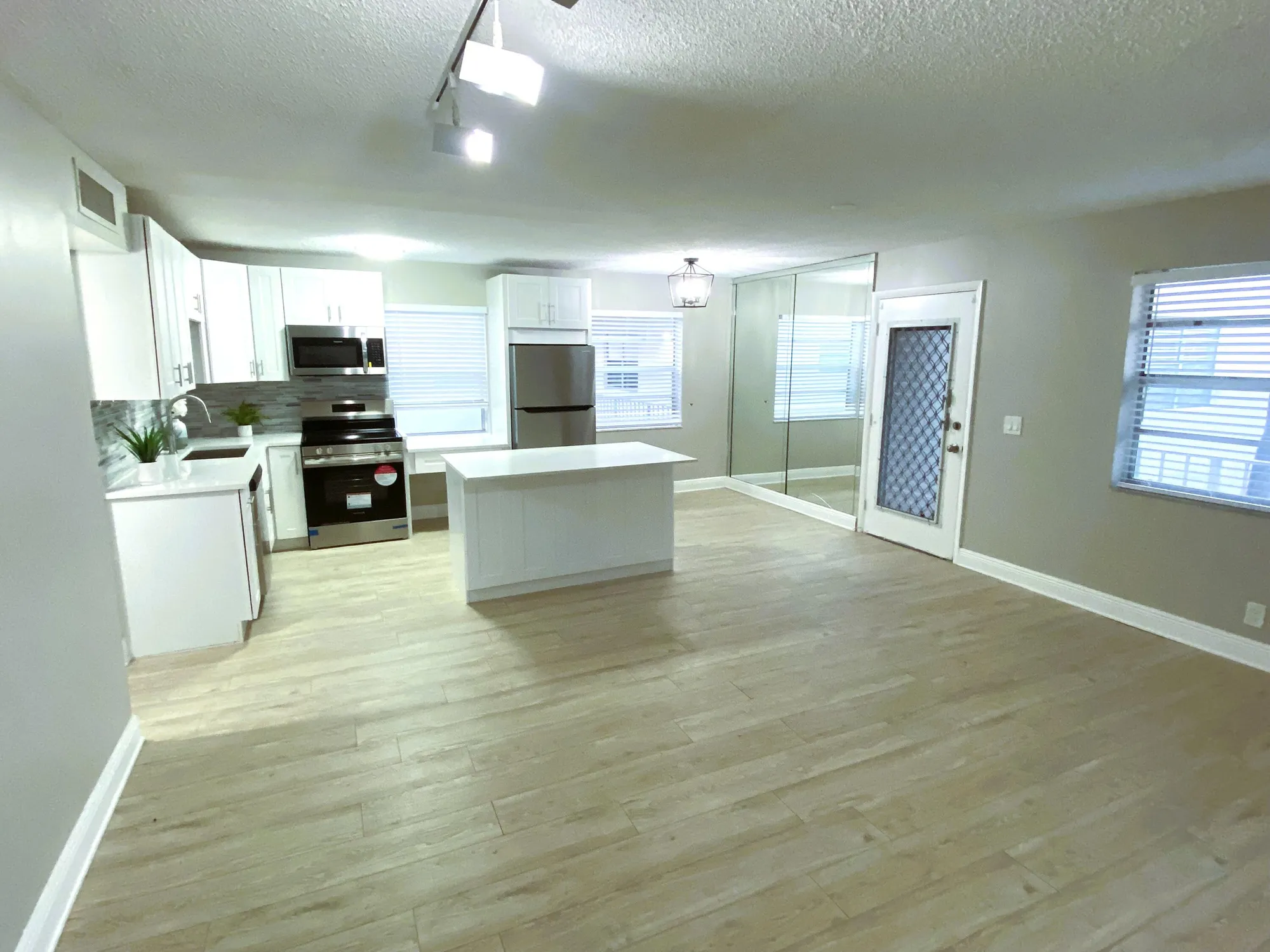 Property Slideshow image 9 of 38 | 222 piedmont e unit e, Delray Beach, FL, 33484