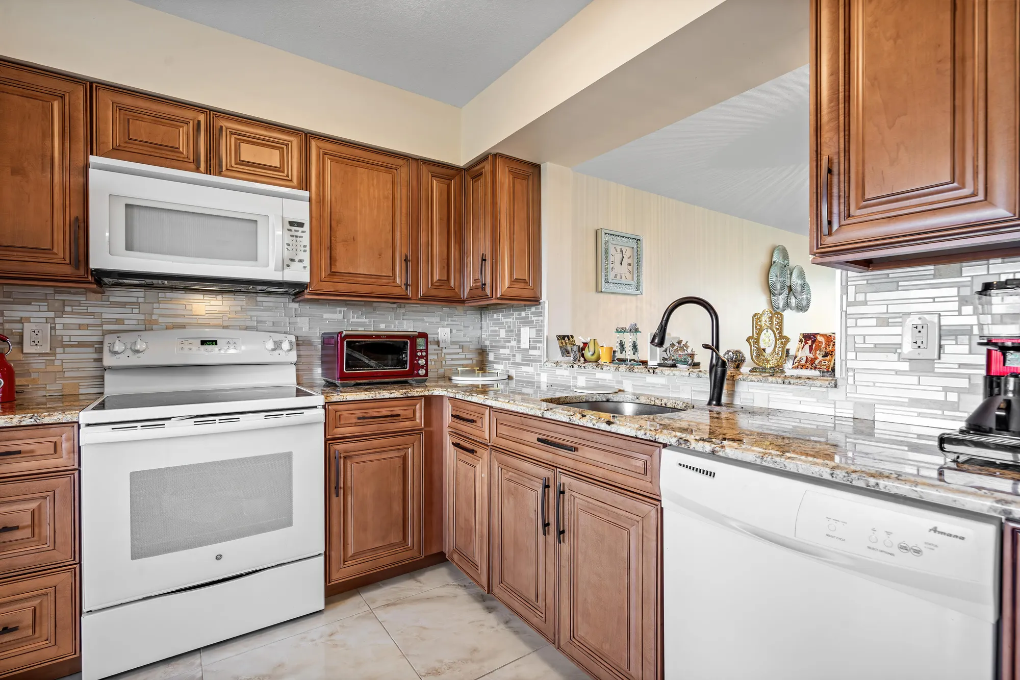 Property Slideshow image 8 of 36 | 7290 kinghurst dr apt 607, Delray Beach, FL, 33446