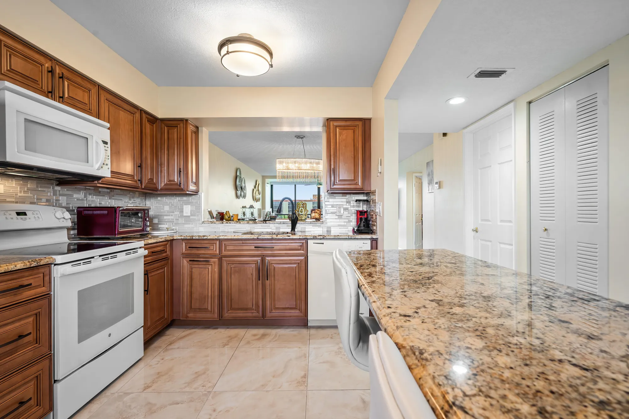 Property Slideshow image 9 of 36 | 7290 kinghurst dr apt 607, Delray Beach, FL, 33446