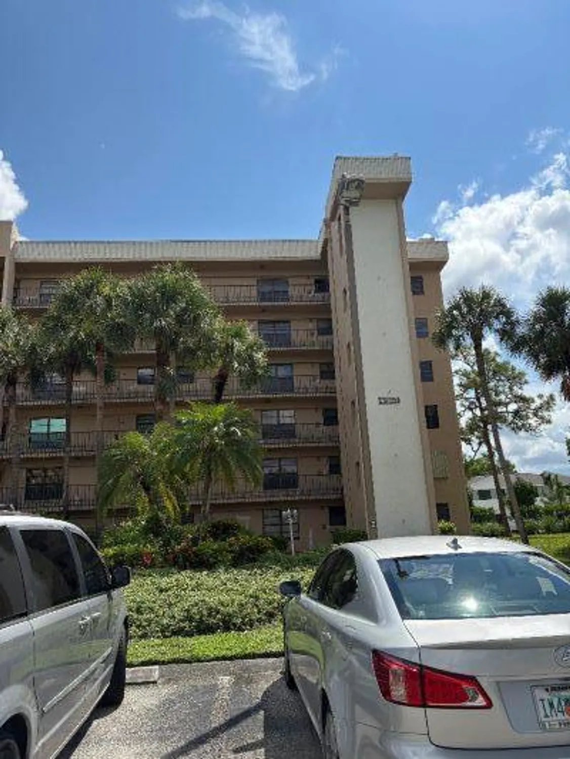 Property Slideshow image 7 of 14 | 4640 lucerne lakes blvd 508, Lake Worth, FL, 33467