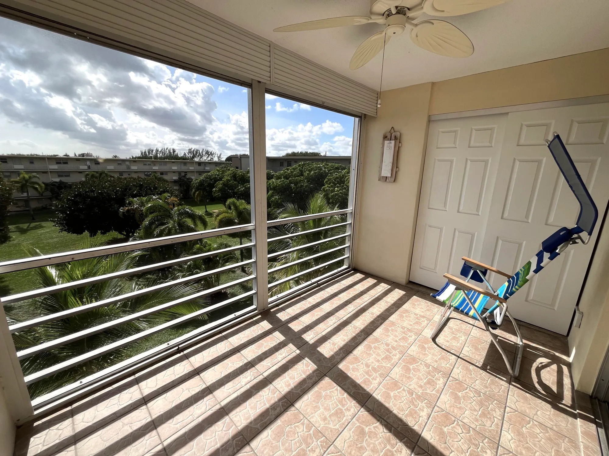 Property Slideshow image 8 of 33 | 330 ne 26th ave apt 406, Boynton Beach, FL, 33435