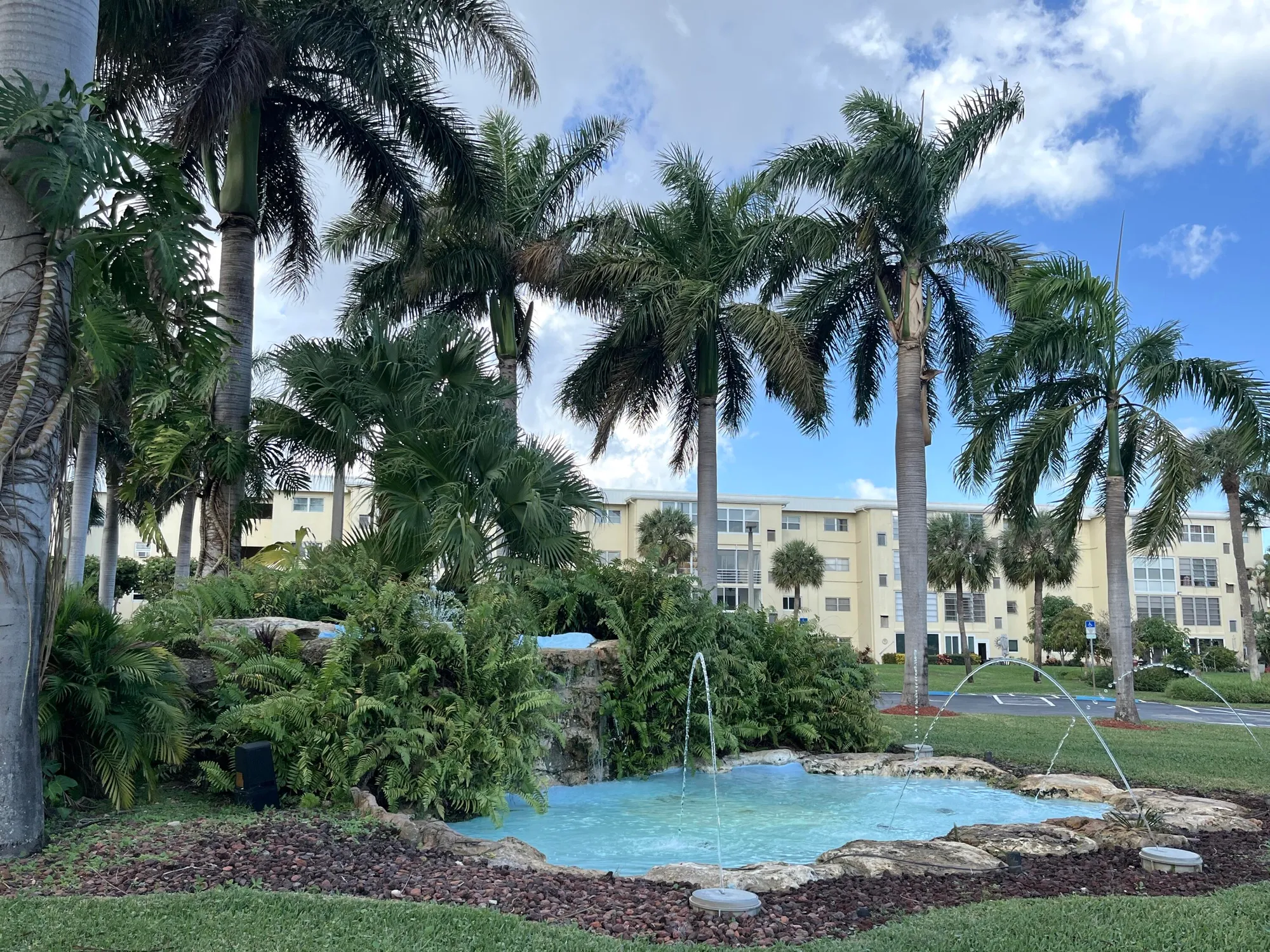 Property Slideshow image 20 of 33 | 330 ne 26th ave apt 406, Boynton Beach, FL, 33435