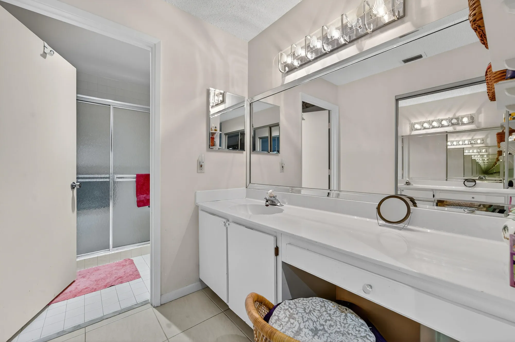 Property Slideshow image 17 of 49 | 6215 kings gate cir, Delray Beach, FL, 33484