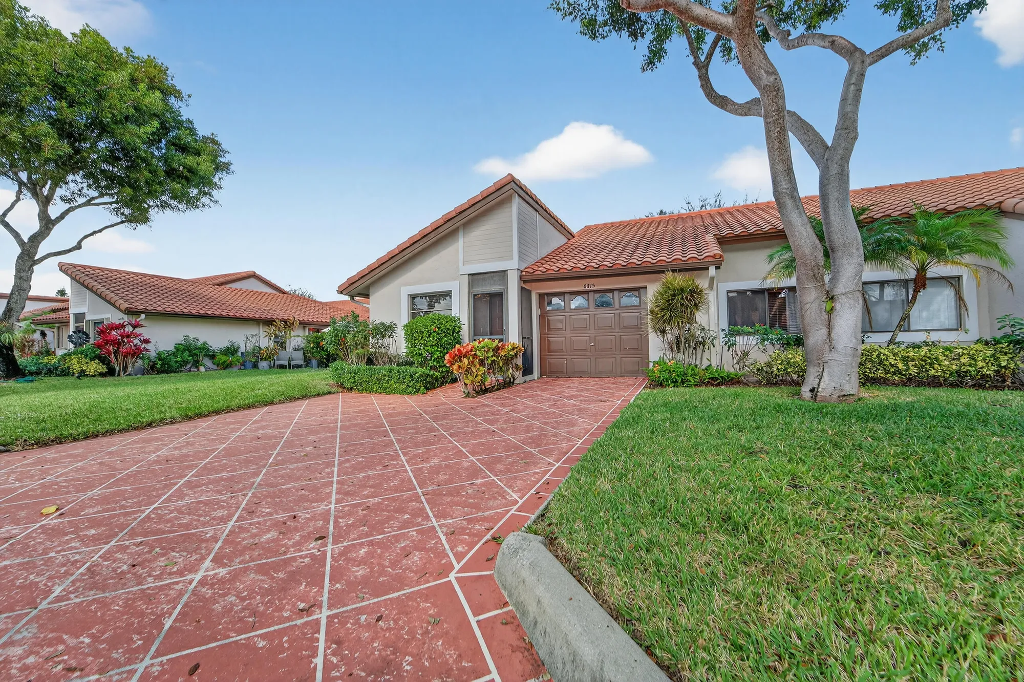 Property Slideshow image 22 of 49 | 6215 kings gate cir, Delray Beach, FL, 33484