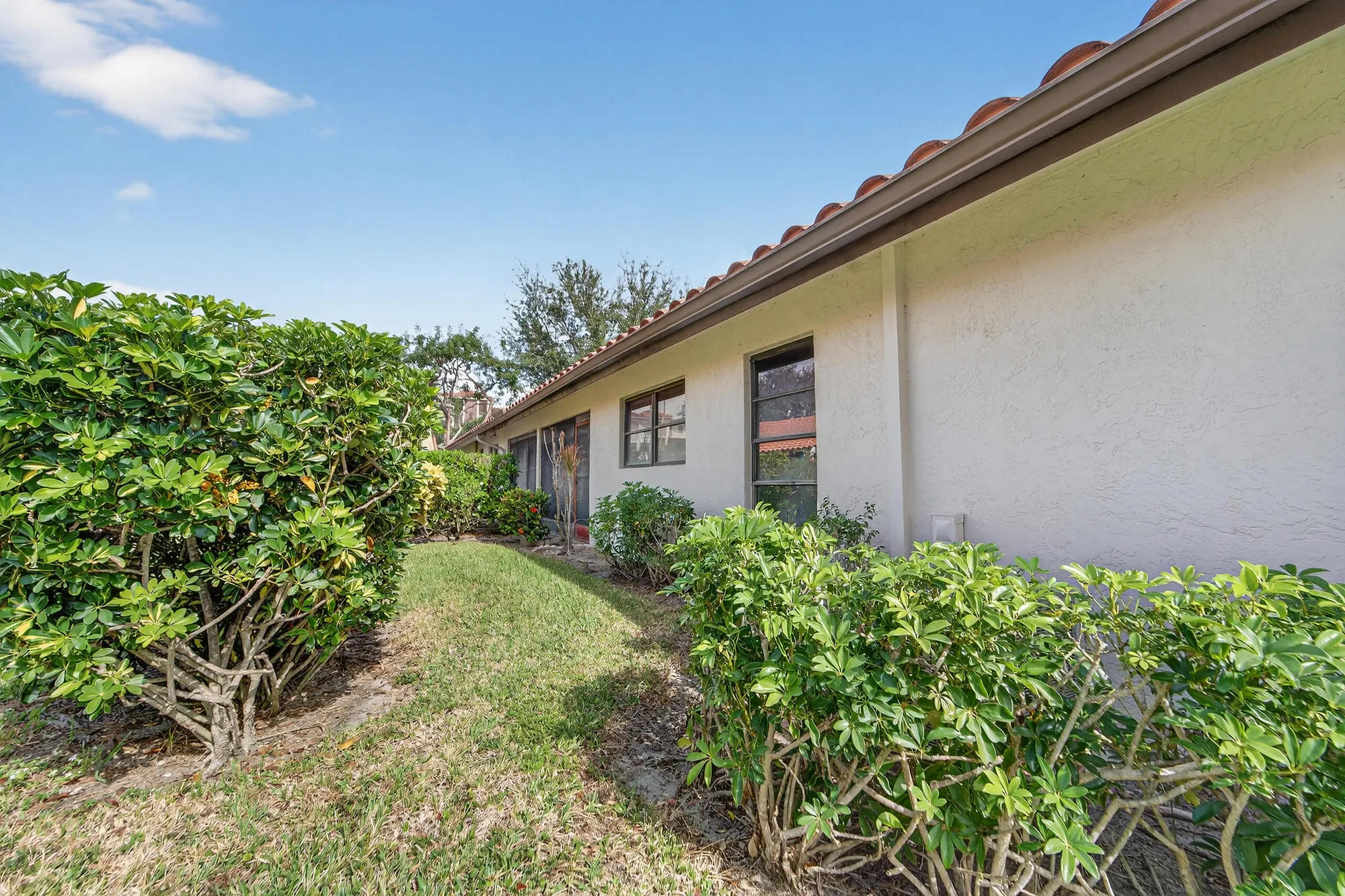 Property Slideshow image 24 of 49 | 6215 kings gate cir, Delray Beach, FL, 33484