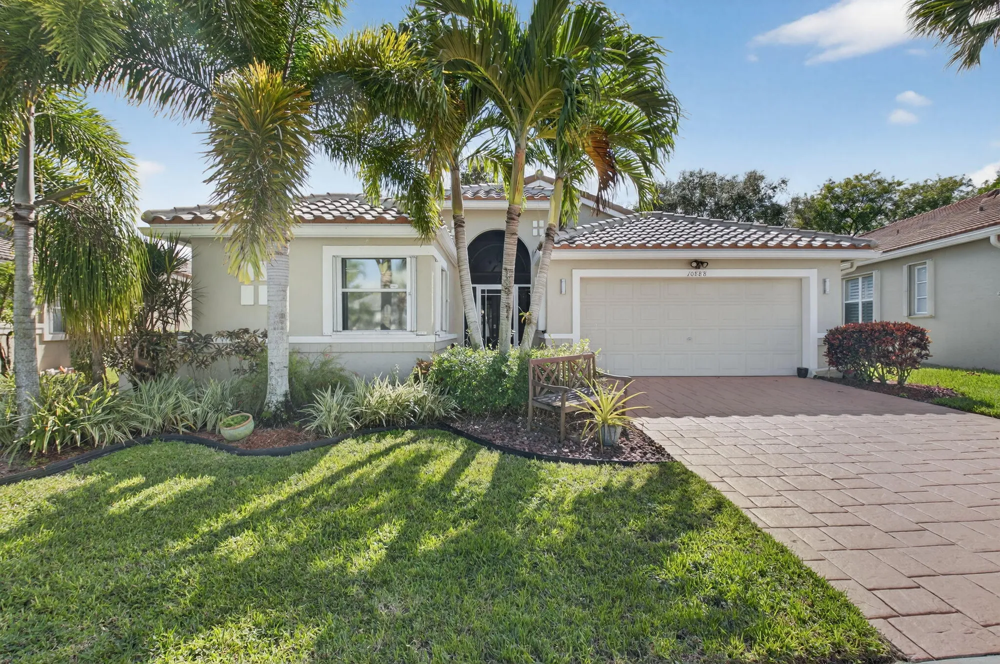 Property Slideshow image 1 of 66 | 10888 royal caribbean cir, Boynton Beach, FL, 33437