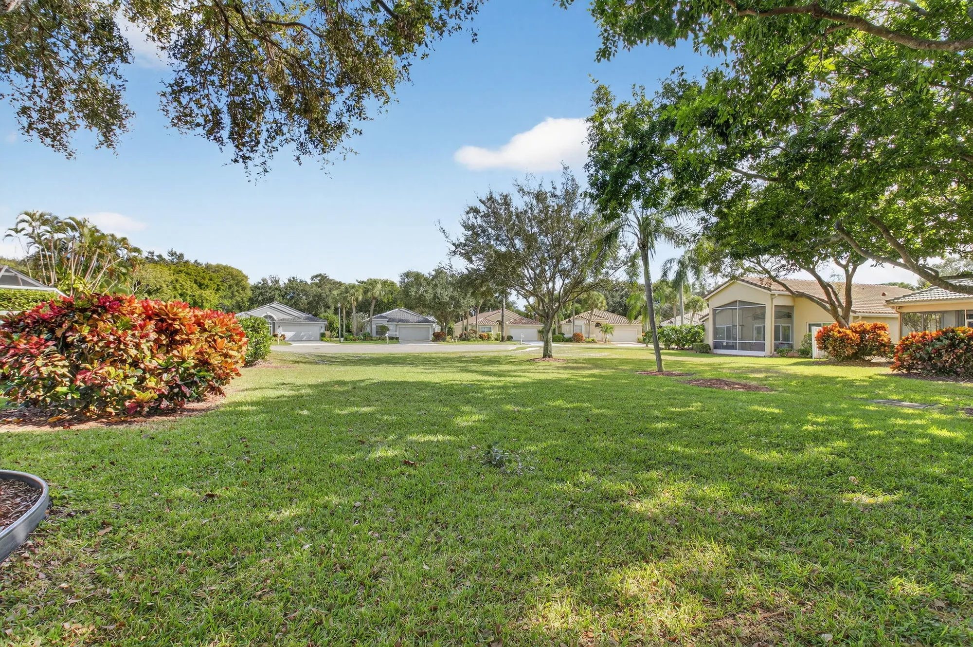 Property Slideshow image 38 of 66 | 10888 royal caribbean cir, Boynton Beach, FL, 33437