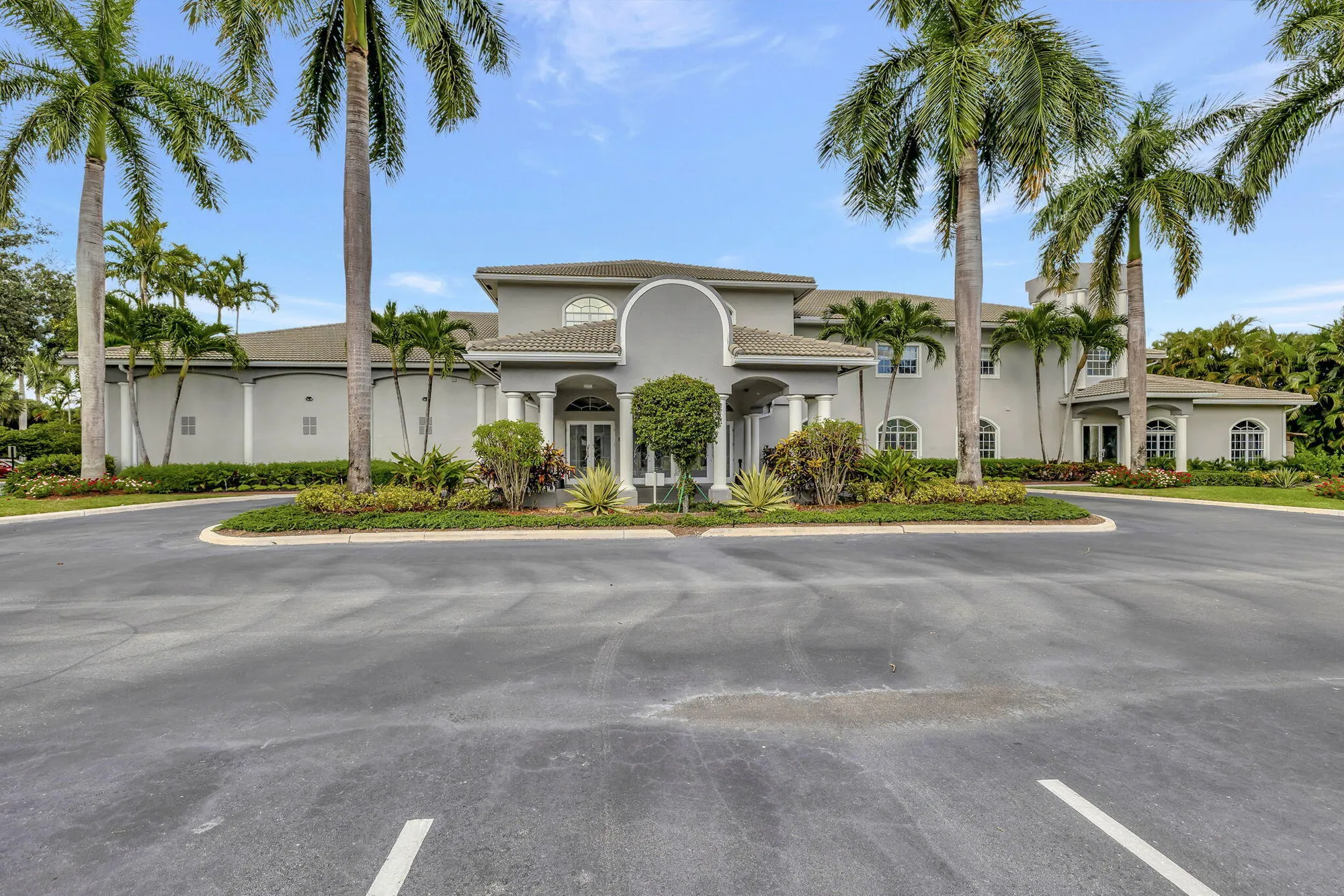 Property Slideshow image 42 of 66 | 10888 royal caribbean cir, Boynton Beach, FL, 33437