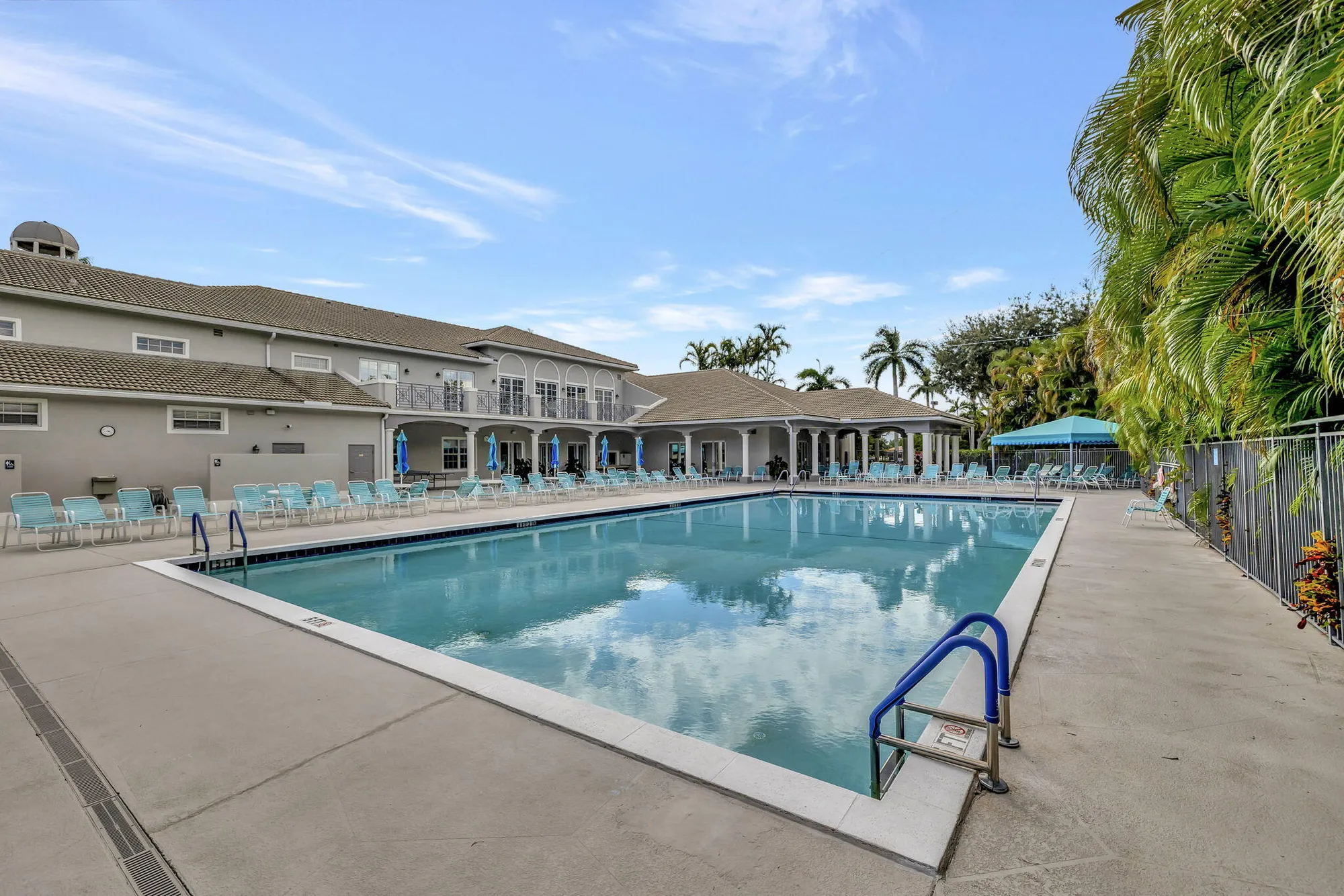 Property Slideshow image 45 of 66 | 10888 royal caribbean cir, Boynton Beach, FL, 33437