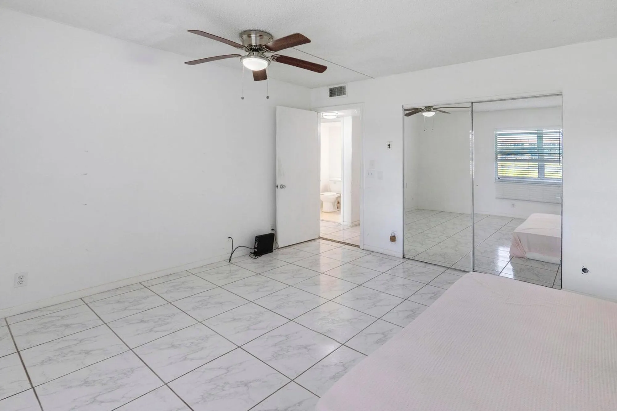 Property Slideshow image 11 of 18 | 13550 sw 6th ct 111a, Pembroke Pines, FL, 33027