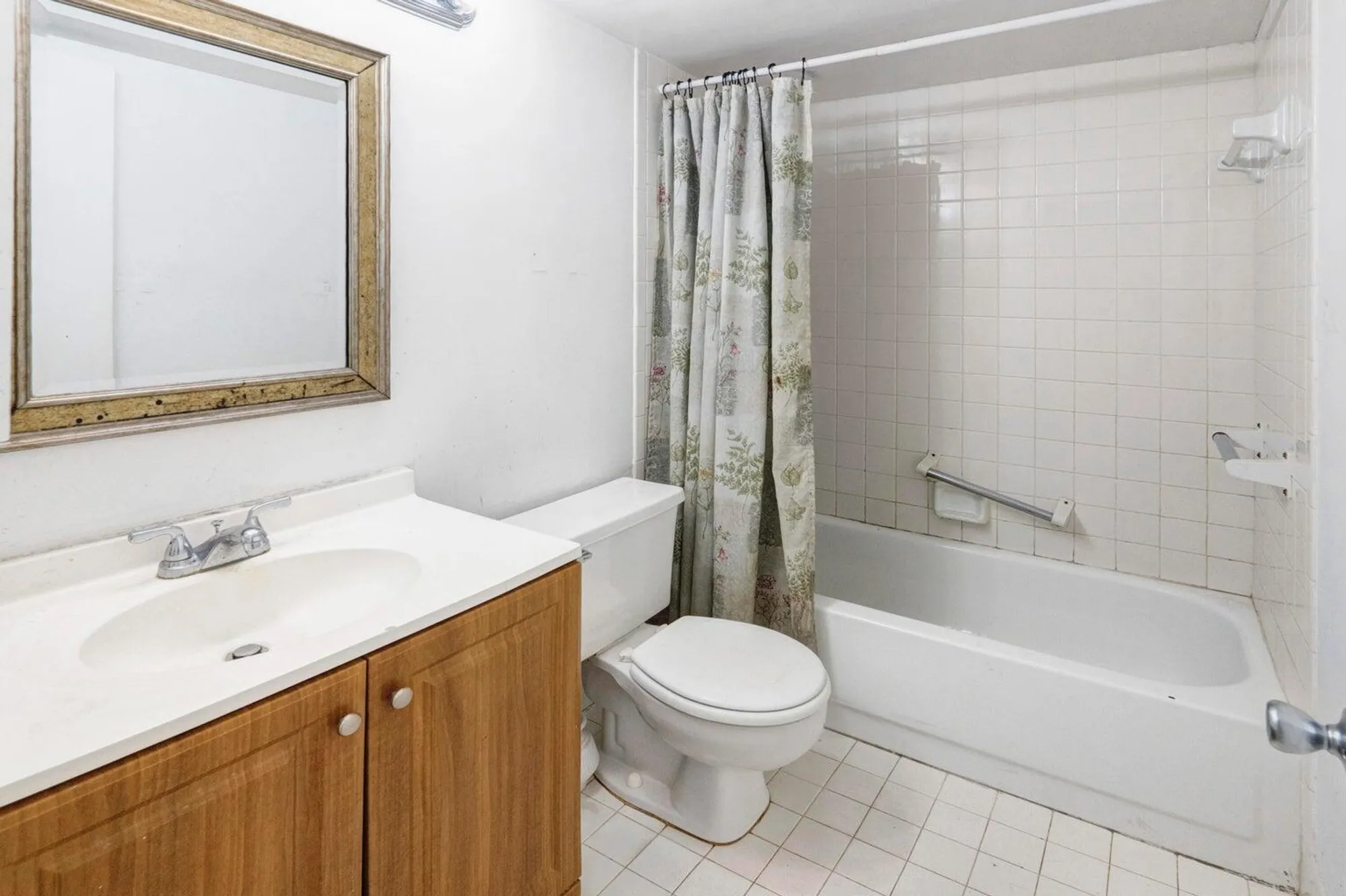 Property Slideshow image 12 of 18 | 13550 sw 6th ct 111a, Pembroke Pines, FL, 33027