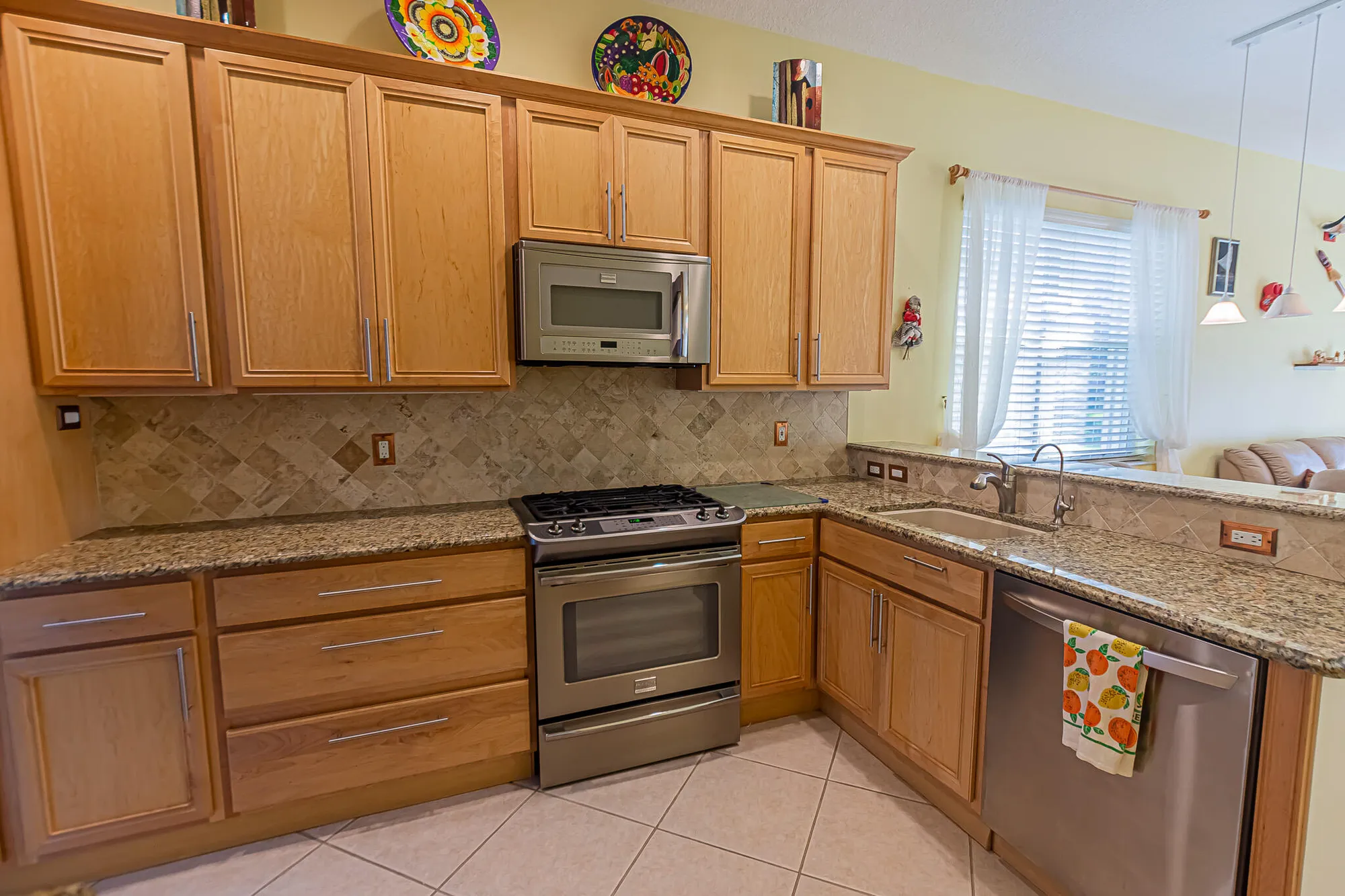 Property Slideshow image 6 of 40 | 173 nw lawton rd, Port Saint Lucie, FL, 34986