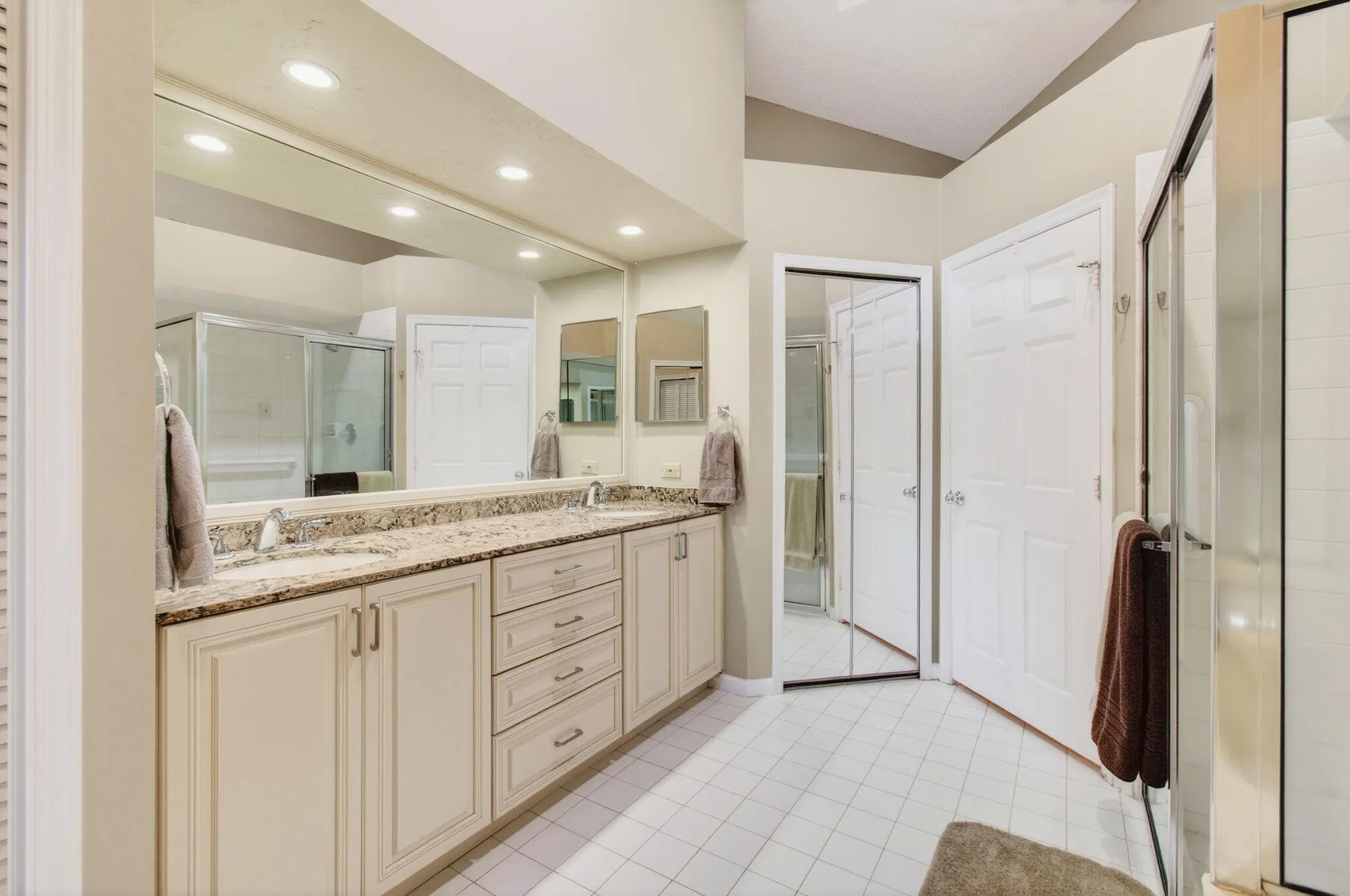 Property Slideshow image 45 of 70 | 6143 greenspointe dr, Boynton Beach, FL, 33437