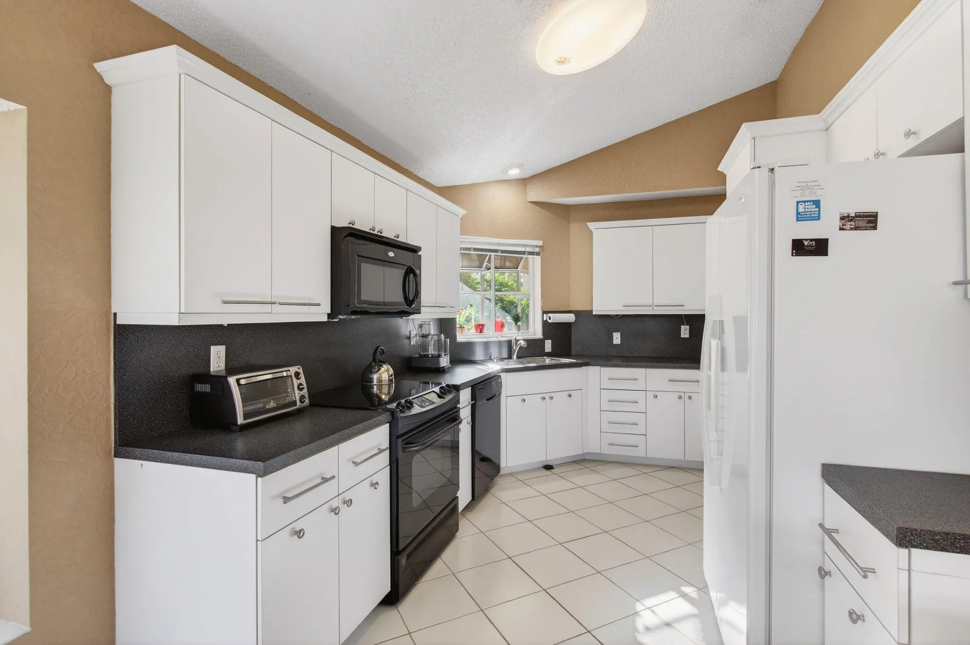 Property Slideshow image 25 of 70 | 6143 greenspointe dr, Boynton Beach, FL, 33437