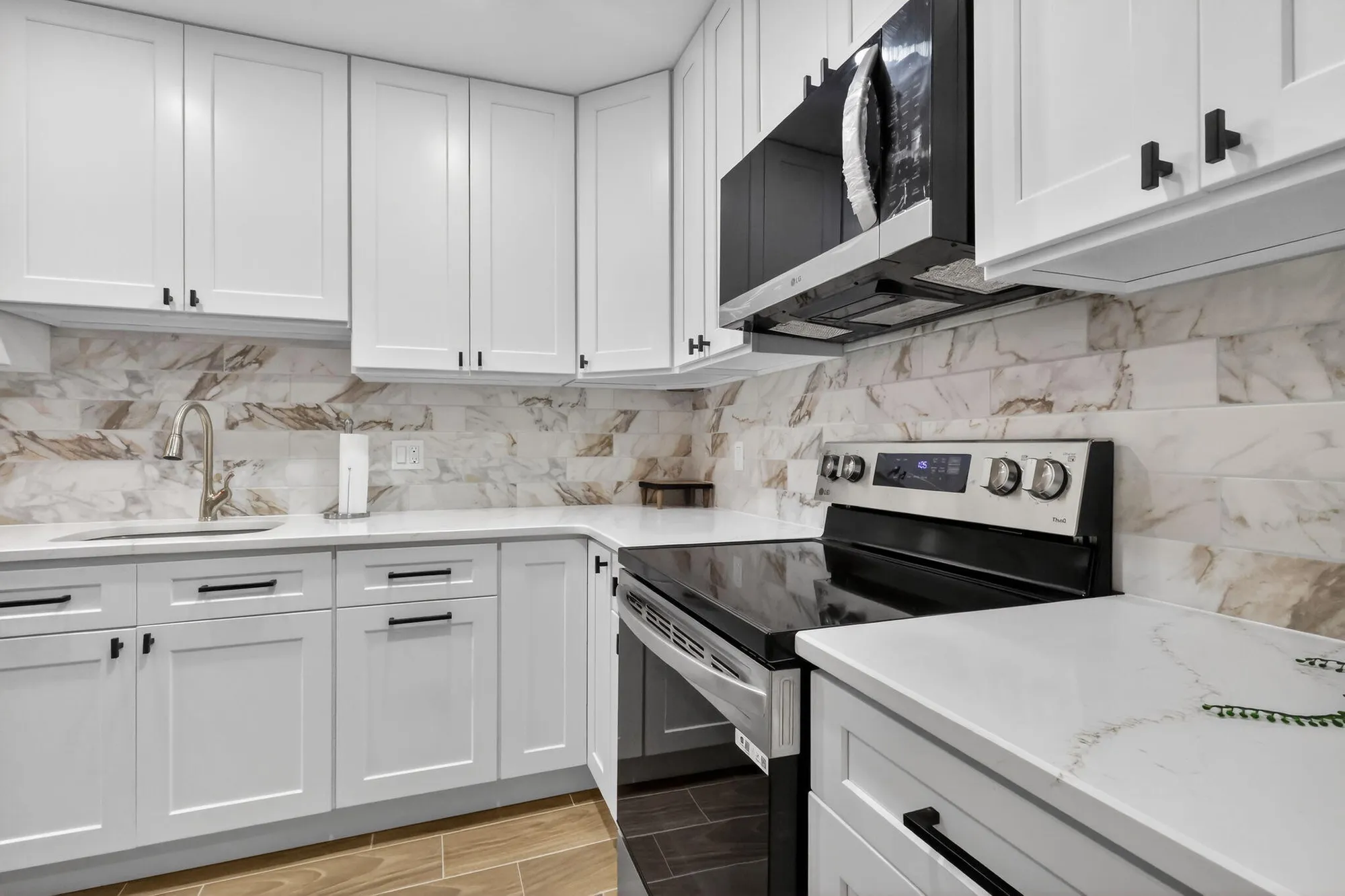 Property Slideshow image 6 of 28 | 1101 cactus ter 204, Delray Beach, FL, 33445