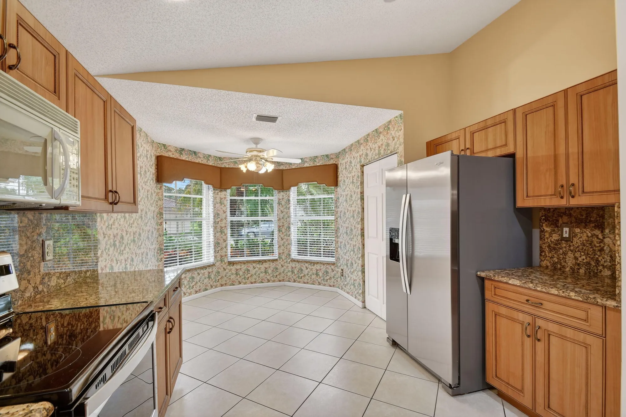 Property Slideshow image 7 of 53 | 6568 malta dr, Boynton Beach, FL, 33437