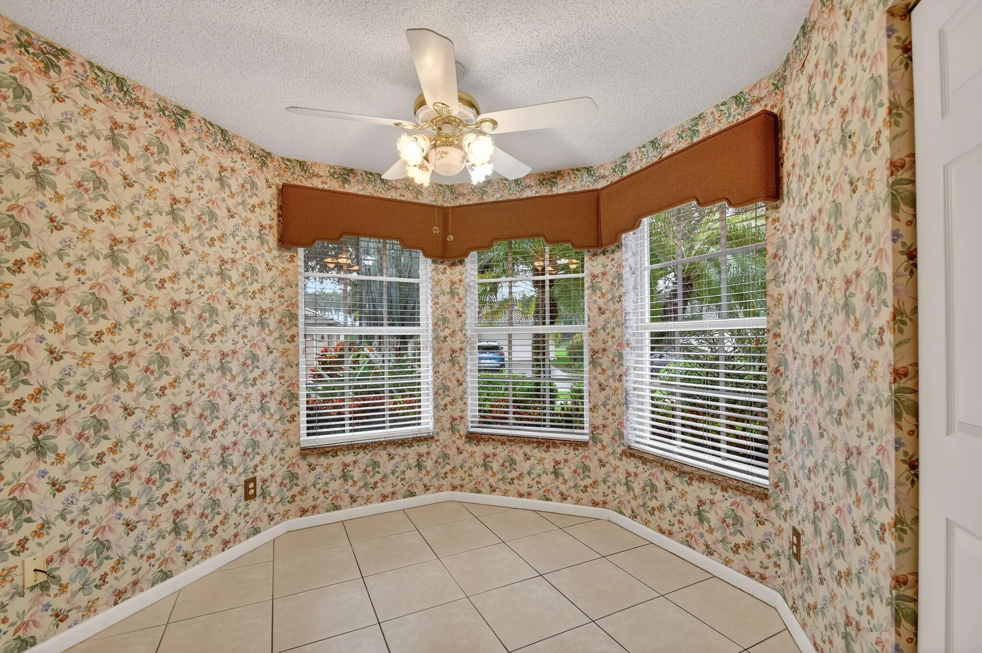 Property Slideshow image 10 of 53 | 6568 malta dr, Boynton Beach, FL, 33437