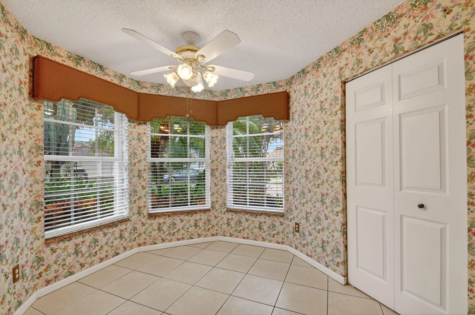 Property Slideshow image 11 of 53 | 6568 malta dr, Boynton Beach, FL, 33437