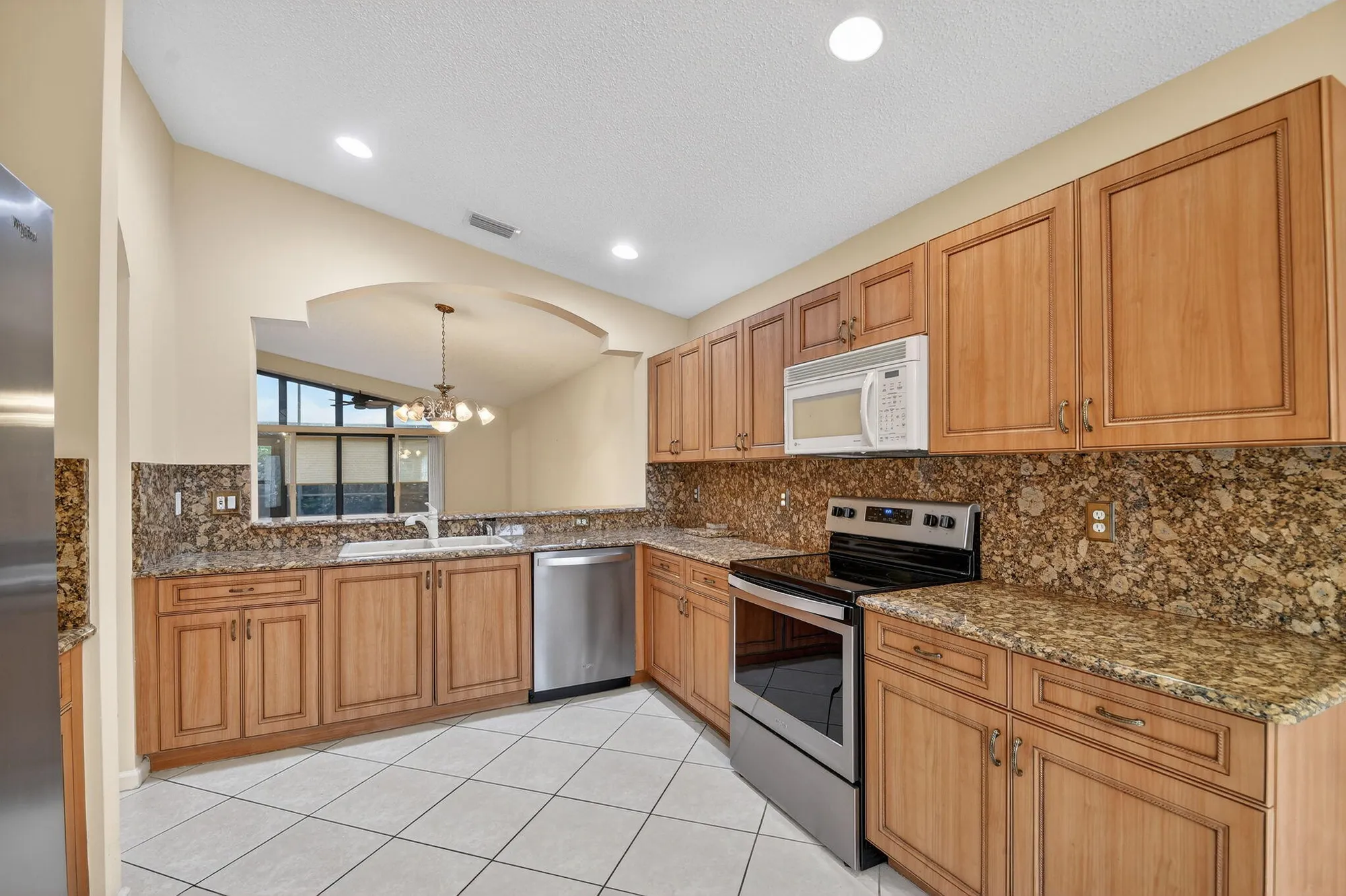 Property Slideshow image 8 of 53 | 6568 malta dr, Boynton Beach, FL, 33437