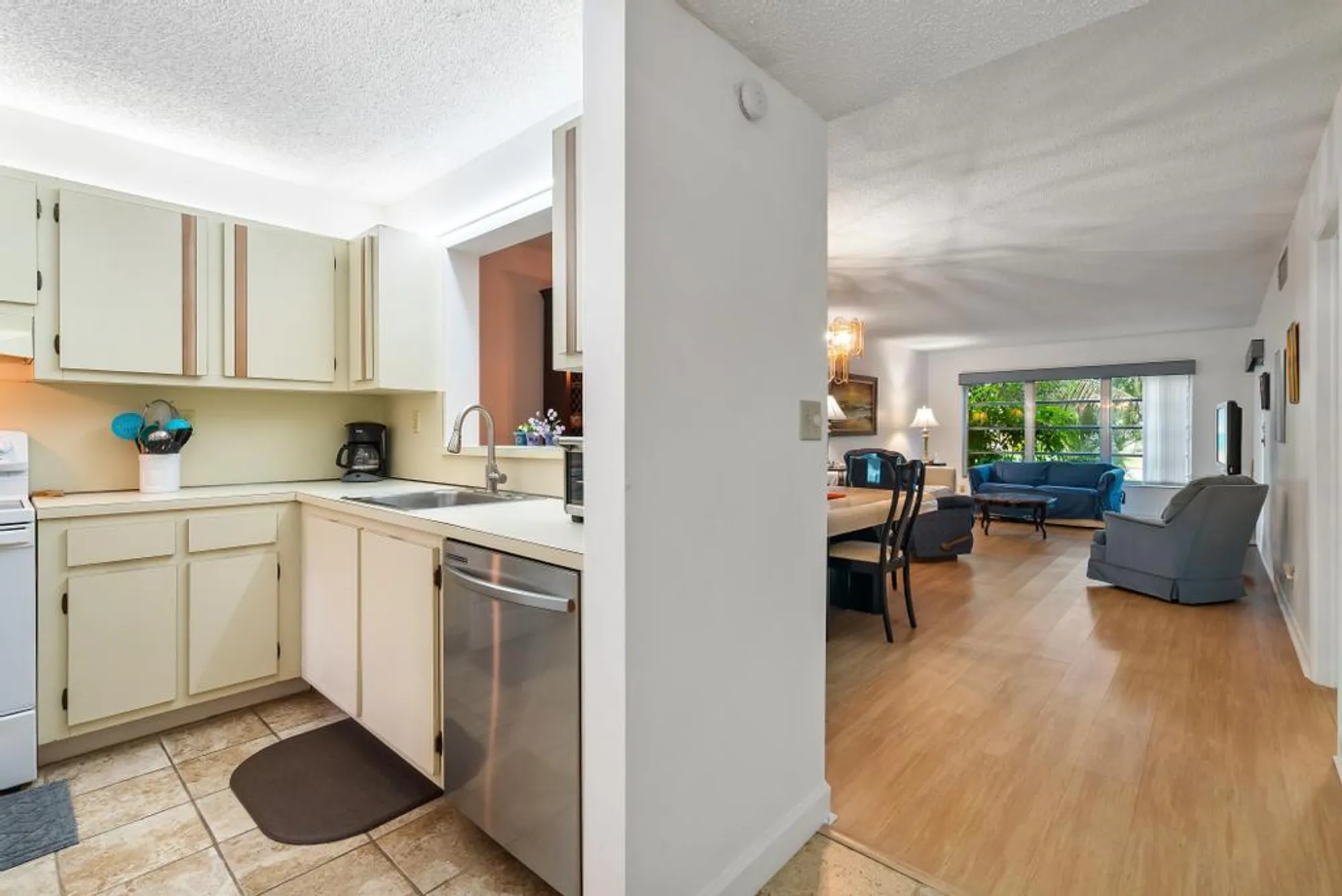 Property Slideshow image 9 of 35 | 5770 princess palm ct b, Delray Beach, FL, 33484