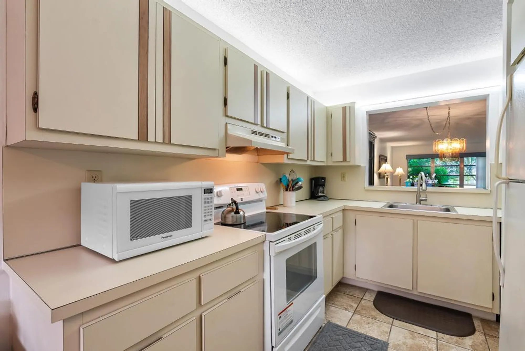 Property Slideshow image 11 of 35 | 5770 princess palm ct b, Delray Beach, FL, 33484