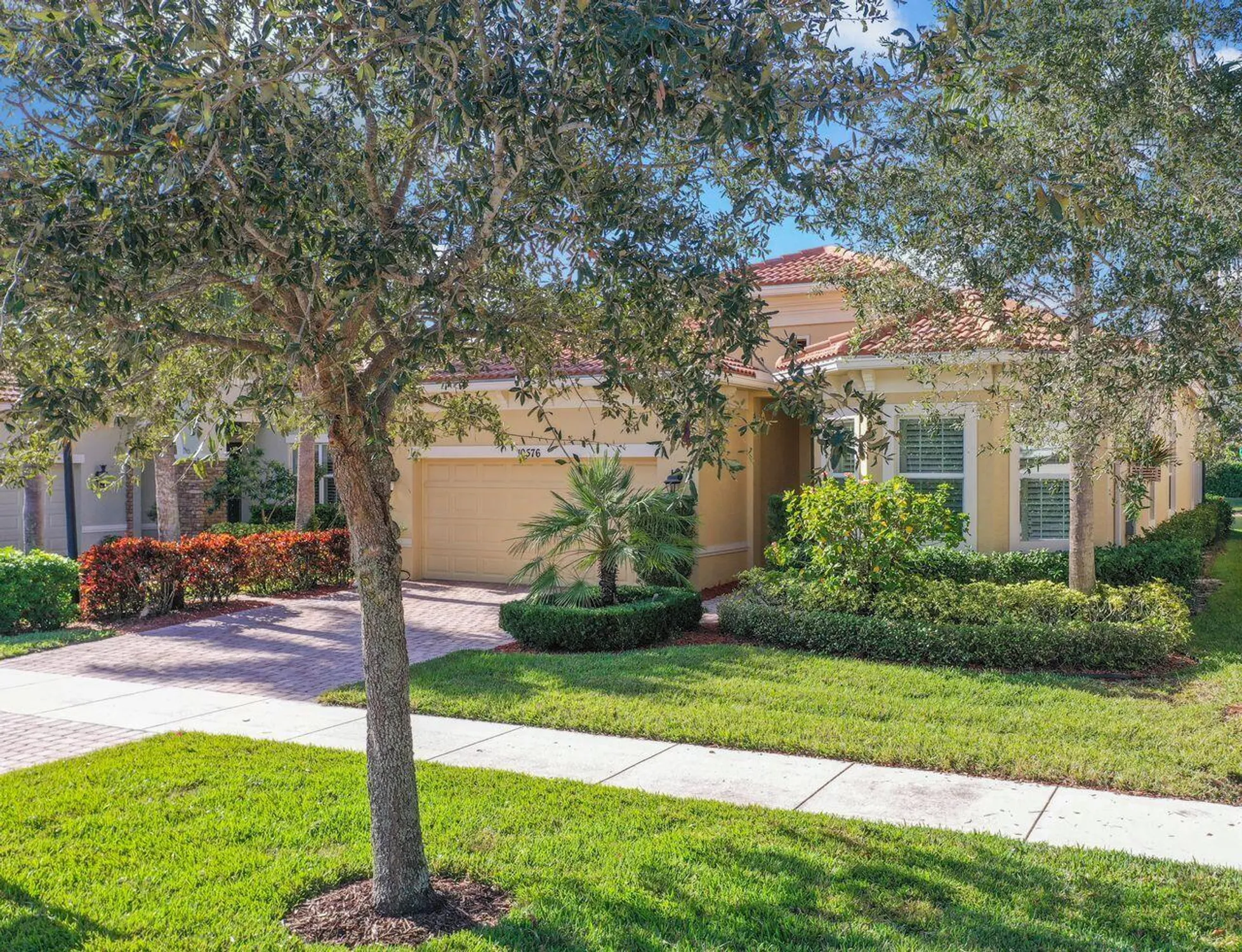 Property Slideshow image 4 of 44 | 10576 sw visconti way, Port Saint Lucie, FL, 34986