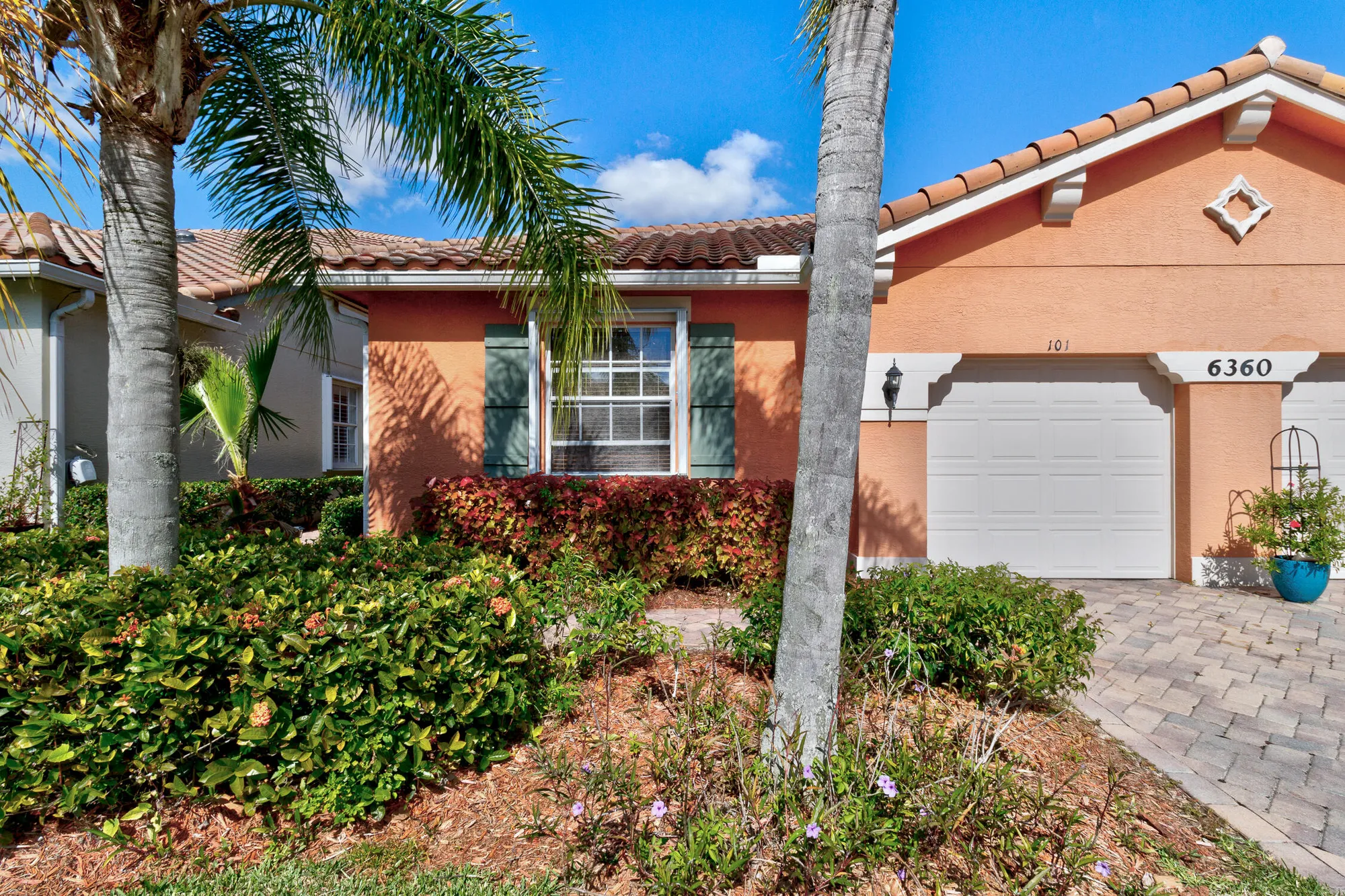 Property Slideshow image 1 of 34 | 6360 oxford cir unit 101, Vero Beach, FL, 32966