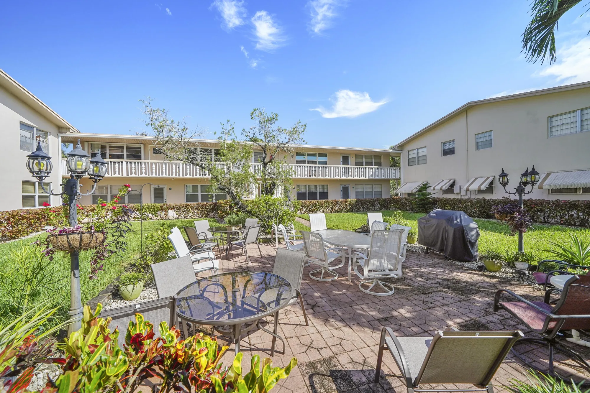 Property Slideshow image 1 of 25 | 213 cambridge i, West Palm Beach, FL, 33417