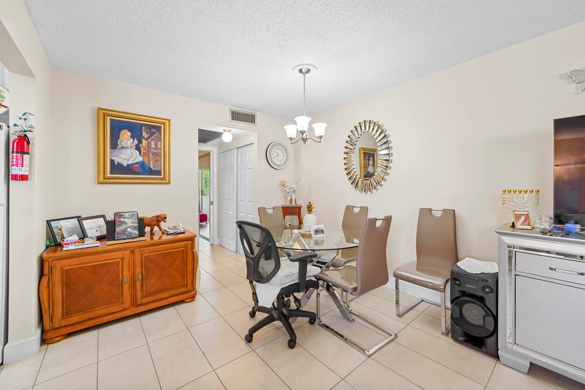 Property Slideshow image 8 of 25 | 213 cambridge i, West Palm Beach, FL, 33417