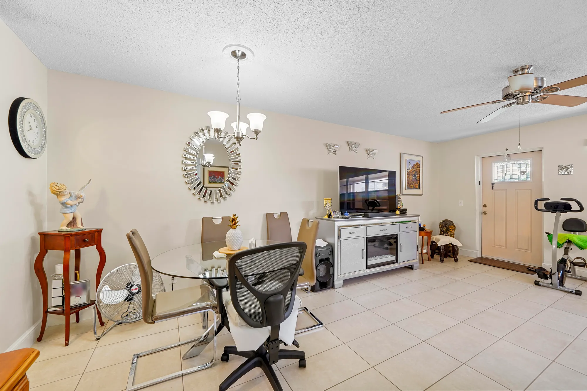Property Slideshow image 9 of 25 | 213 cambridge i, West Palm Beach, FL, 33417