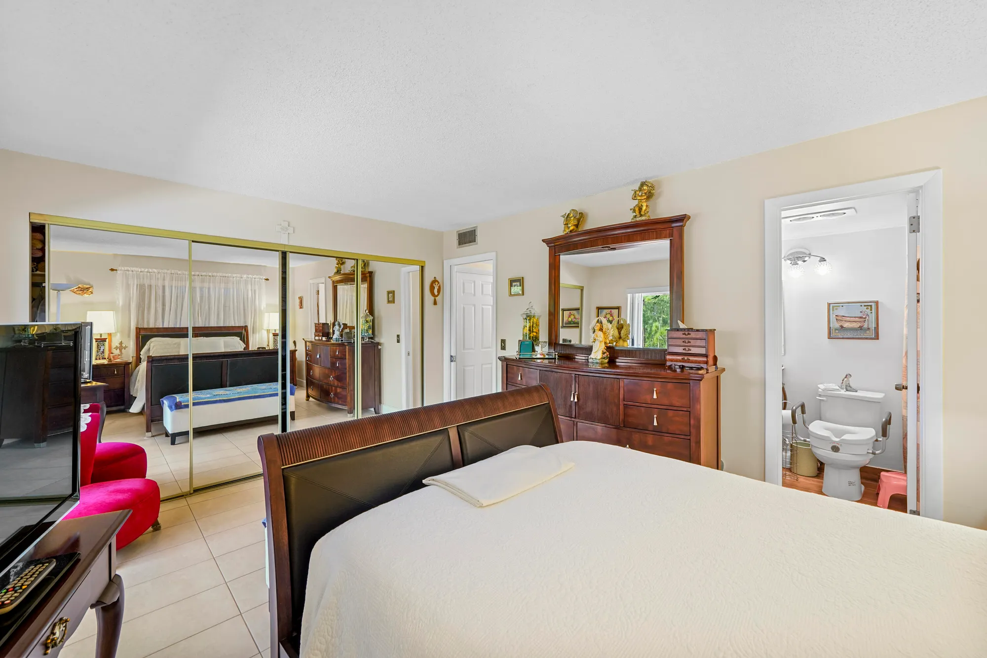 Property Slideshow image 17 of 25 | 213 cambridge i, West Palm Beach, FL, 33417