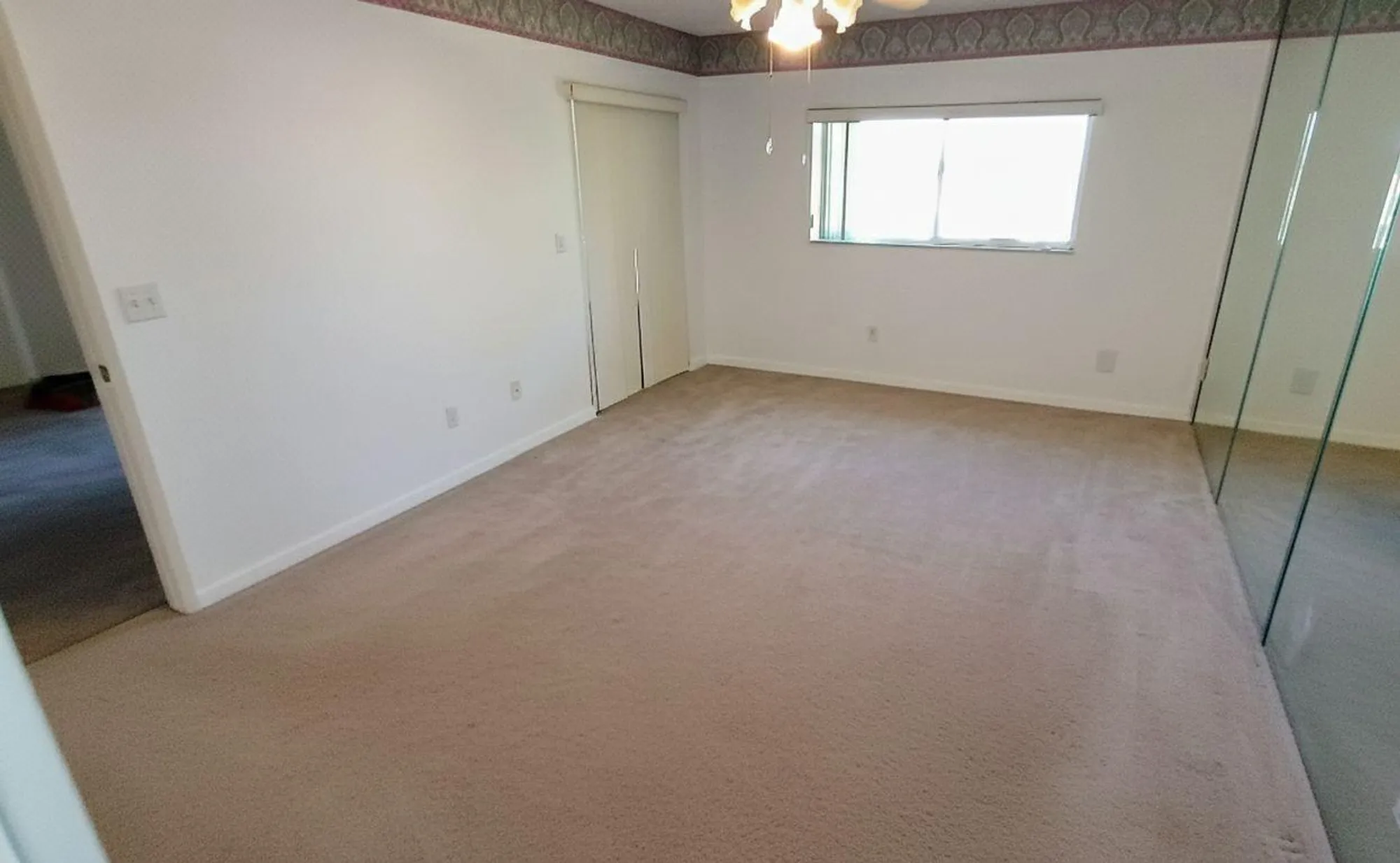 Property Slideshow image 7 of 14 | 4735 lucerne lakes blvd 413, Lake Worth, FL, 33467