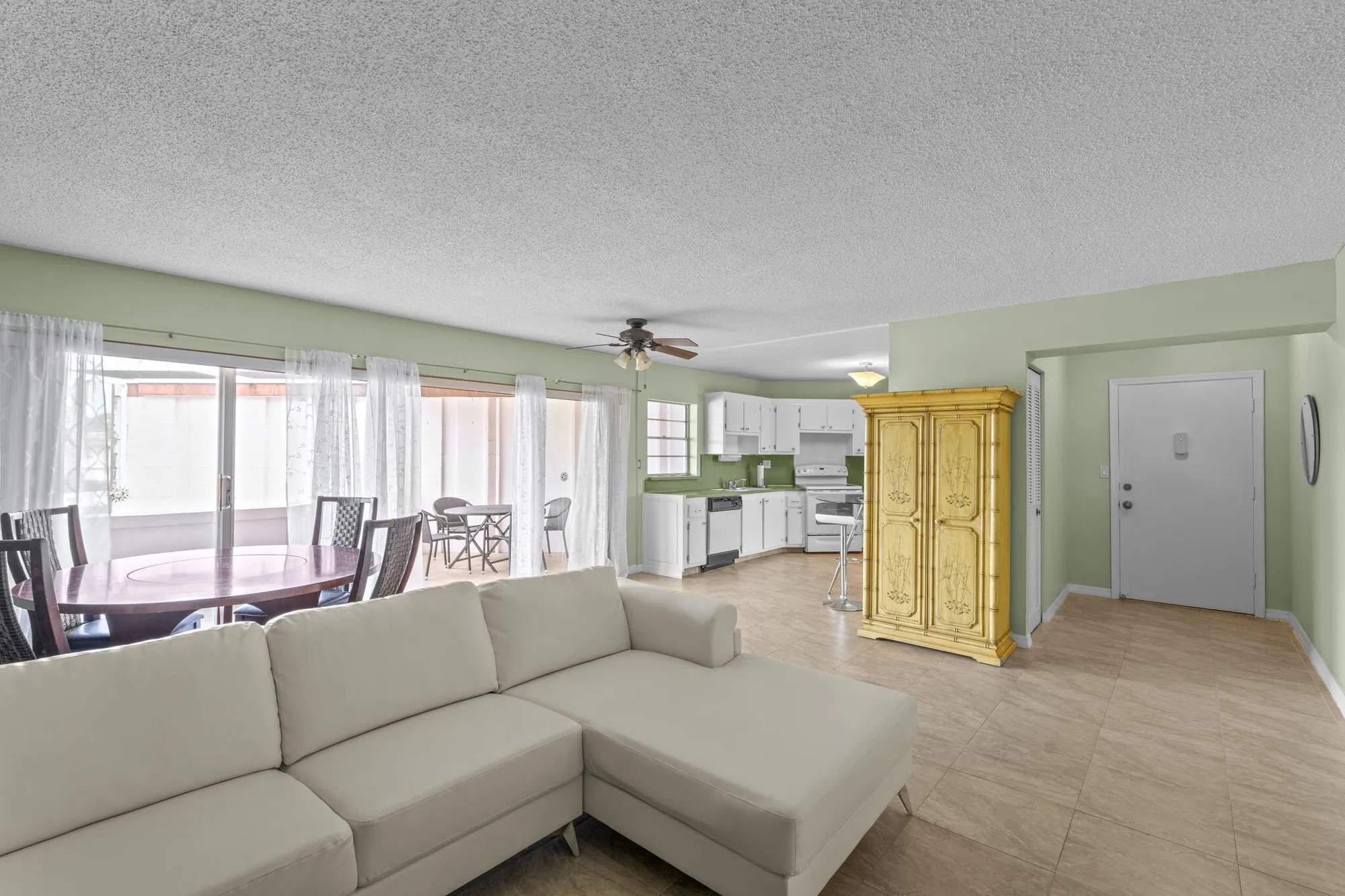 Property Slideshow image 4 of 33 | 3 greenway vlg 209, Royal Palm Beach, FL, 33411