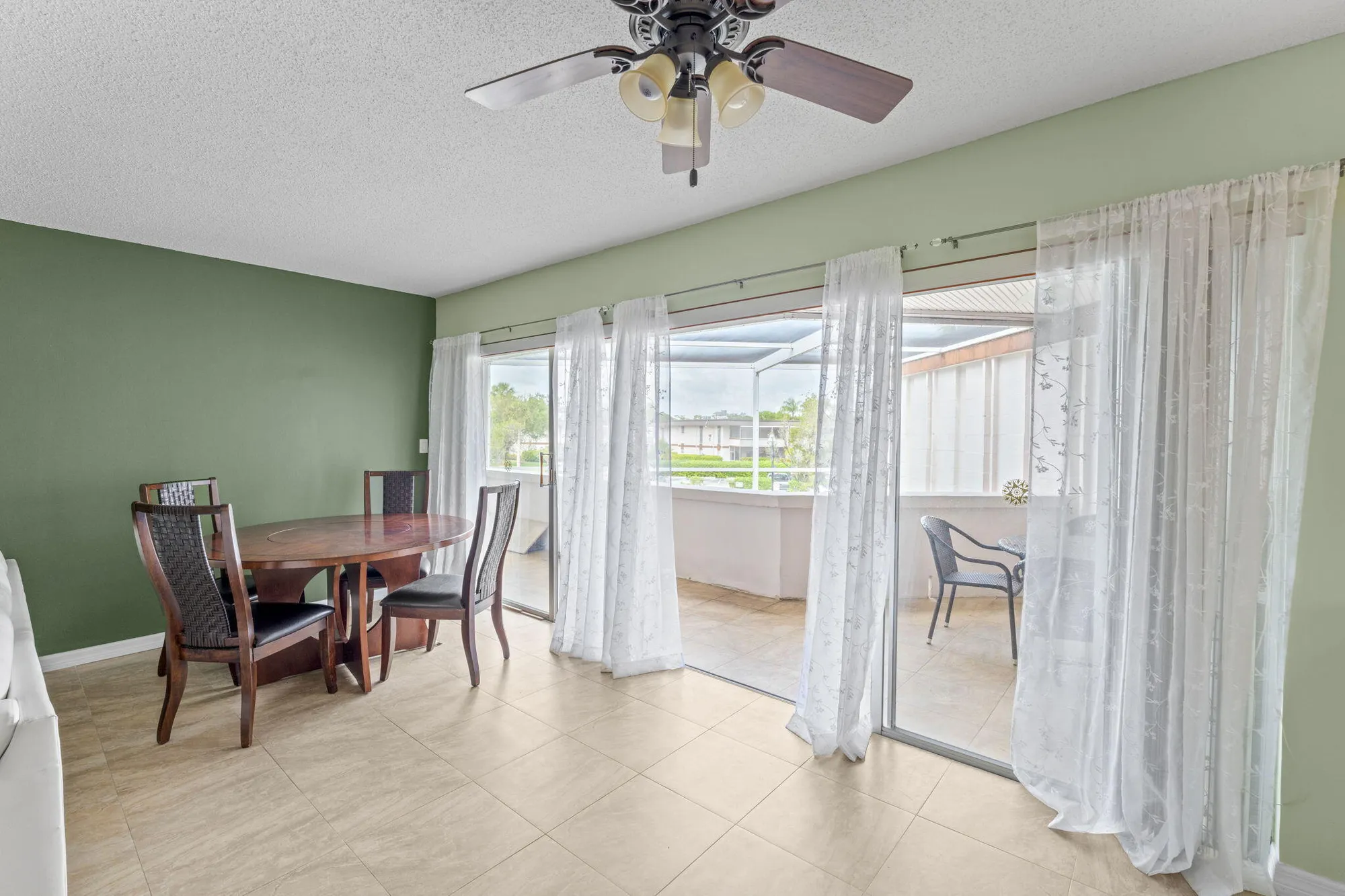 Property Slideshow image 11 of 33 | 3 greenway vlg 209, Royal Palm Beach, FL, 33411