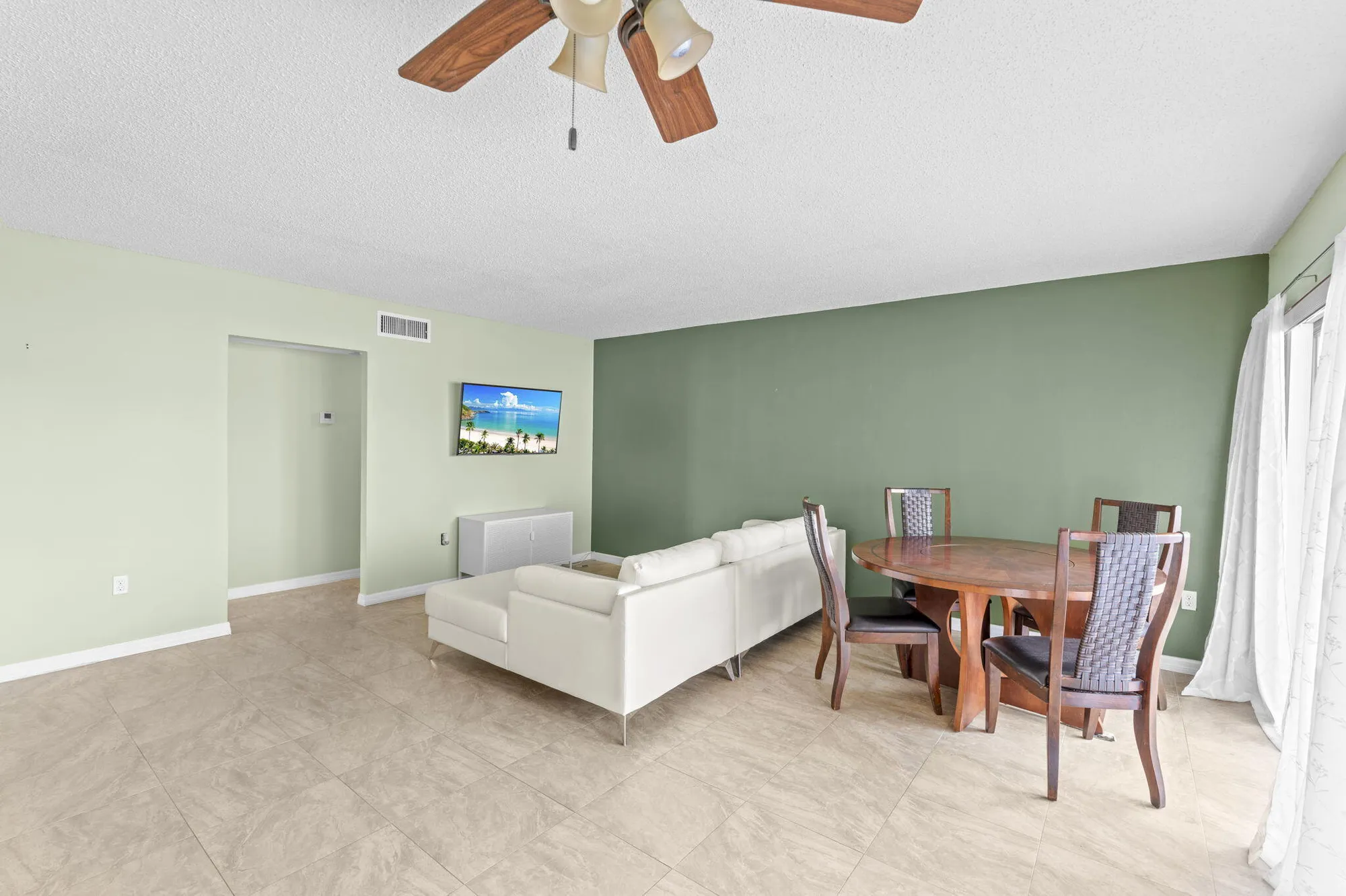 Property Slideshow image 6 of 33 | 3 greenway vlg 209, Royal Palm Beach, FL, 33411