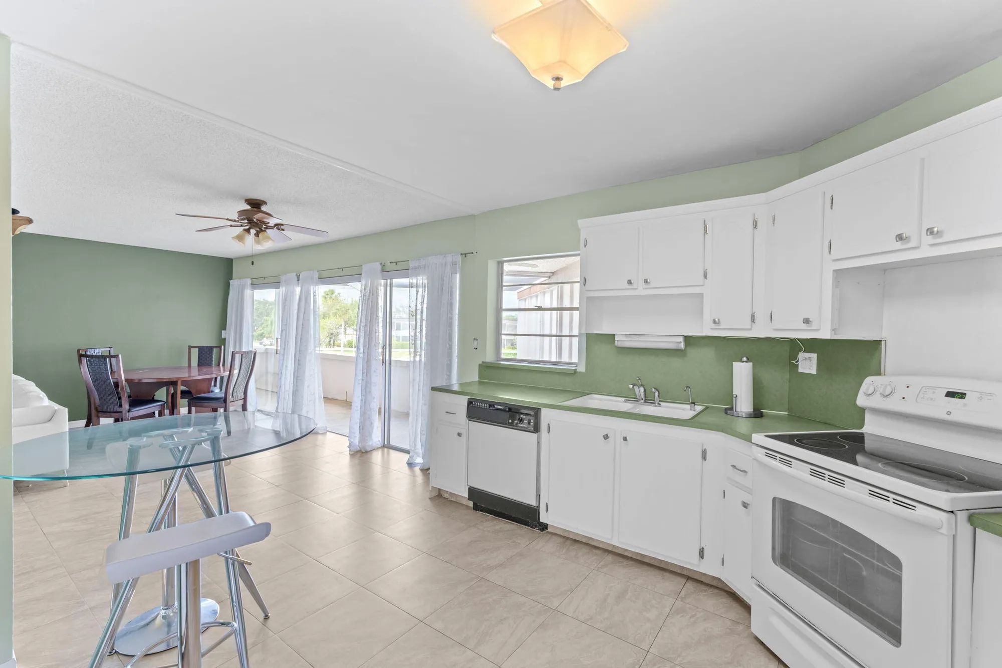 Property Slideshow image 8 of 33 | 3 greenway vlg 209, Royal Palm Beach, FL, 33411