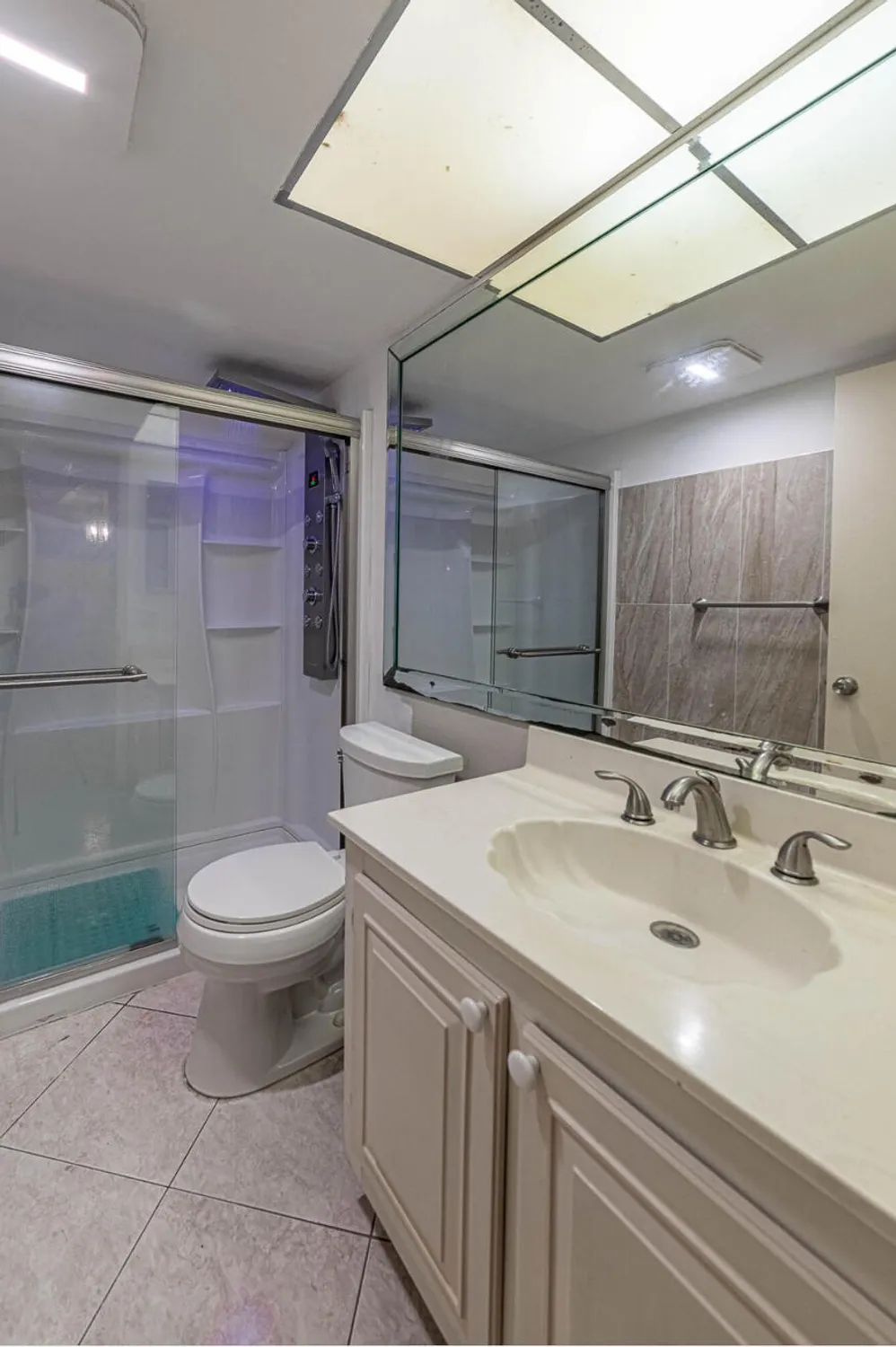 Property Slideshow image 33 of 45 | 2702 nassau bnd apt b1, Coconut Creek, FL, 33066