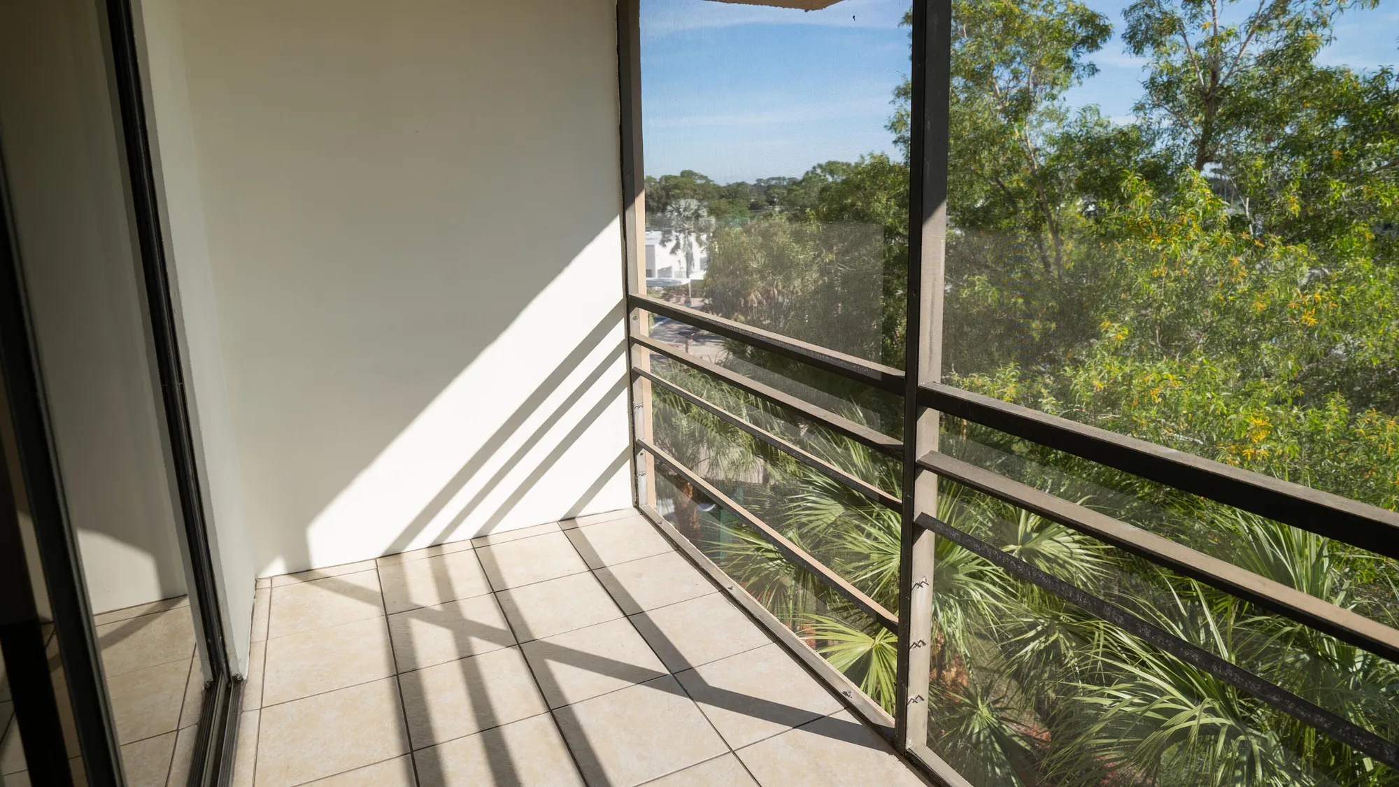 Property Slideshow image 15 of 21 | 4640 lucerne lakes blvd 506, Lake Worth, FL, 33467