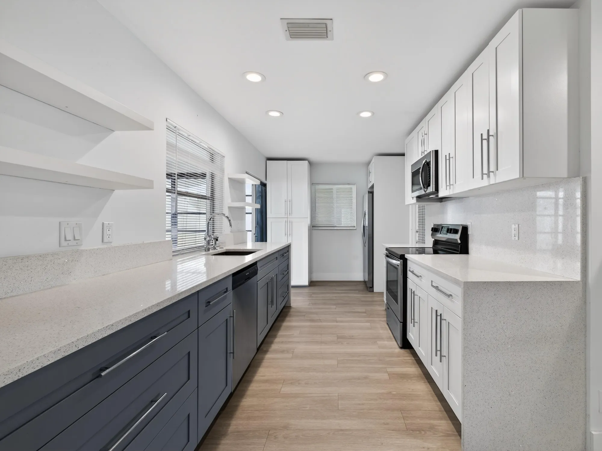 Property Slideshow image 13 of 45 | 2003 sw 17th st, Boynton Beach, FL, 33426