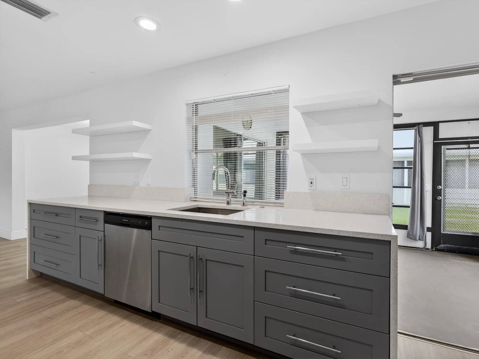 Property Slideshow image 15 of 45 | 2003 sw 17th st, Boynton Beach, FL, 33426