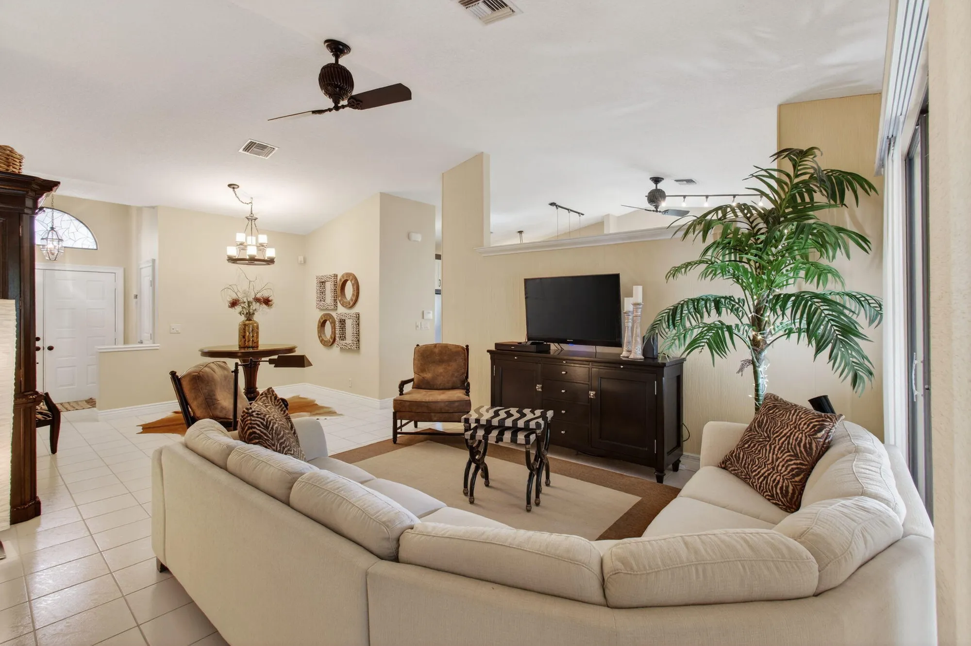 Property Slideshow image 9 of 43 | 4690 catamaran cir, Boynton Beach, FL, 33436