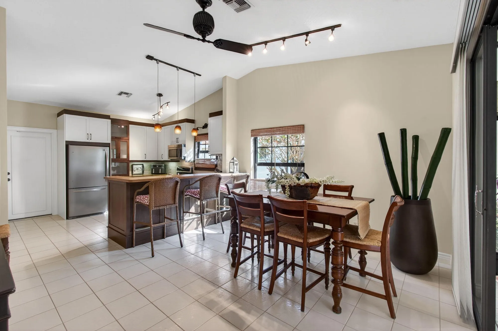 Property Slideshow image 11 of 43 | 4690 catamaran cir, Boynton Beach, FL, 33436