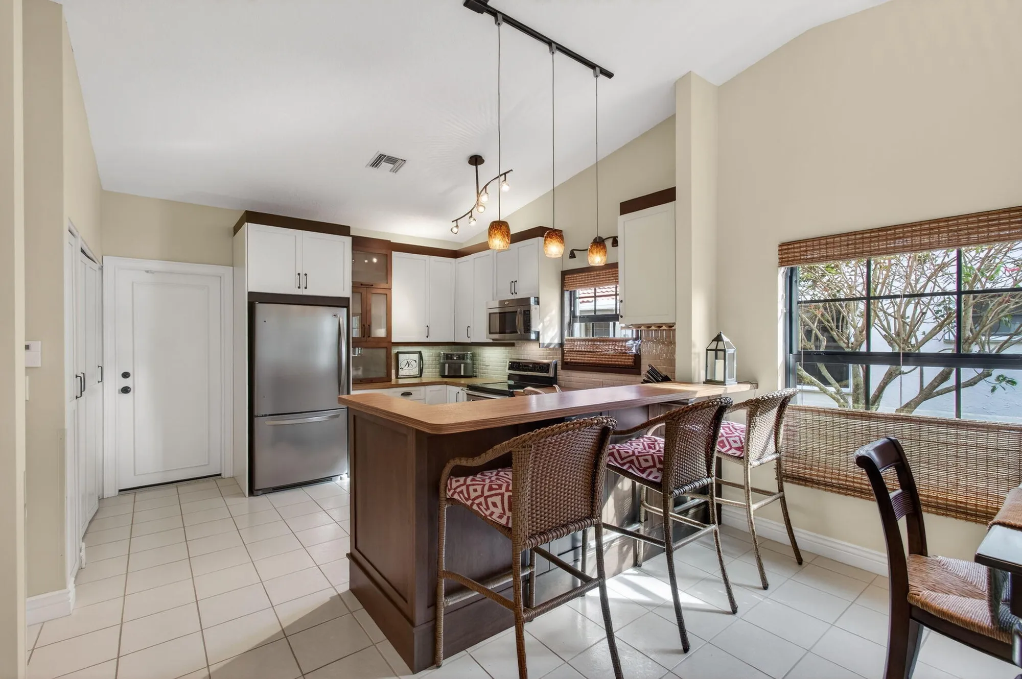 Property Slideshow image 13 of 43 | 4690 catamaran cir, Boynton Beach, FL, 33436