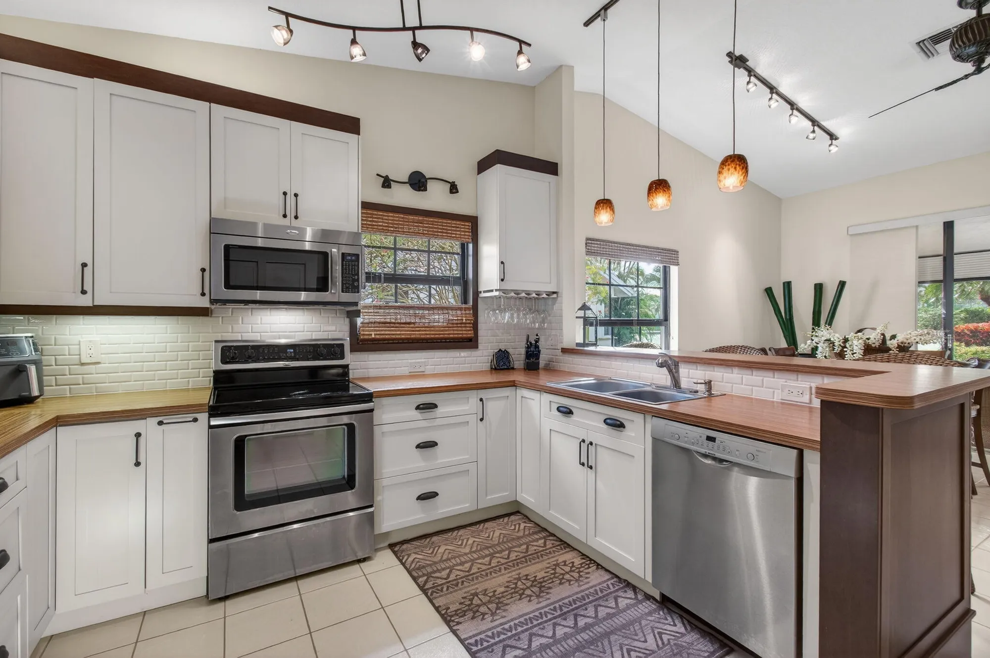 Property Slideshow image 16 of 43 | 4690 catamaran cir, Boynton Beach, FL, 33436