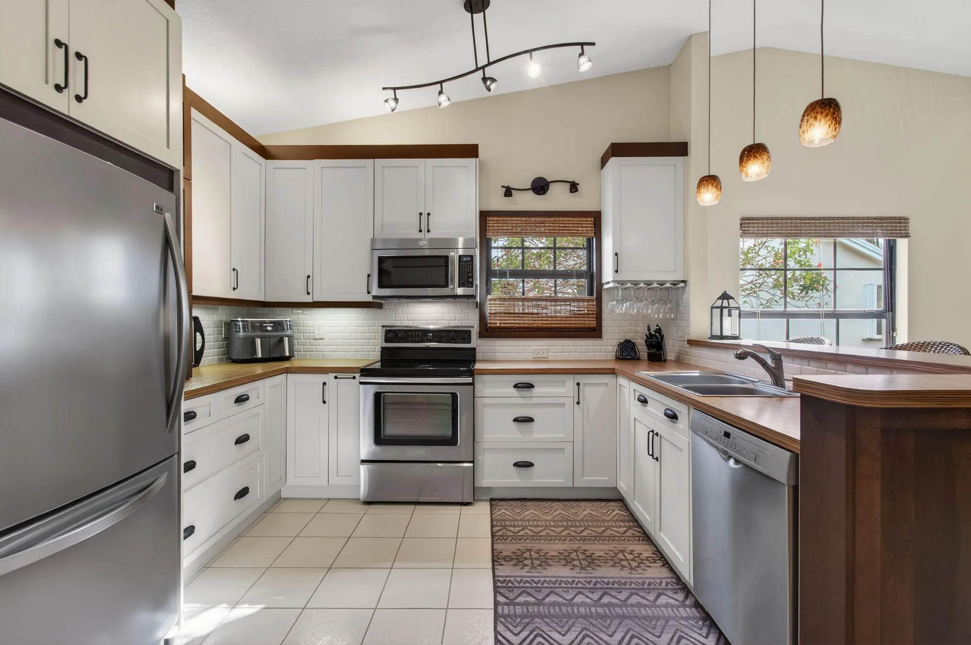 Property Slideshow image 15 of 43 | 4690 catamaran cir, Boynton Beach, FL, 33436