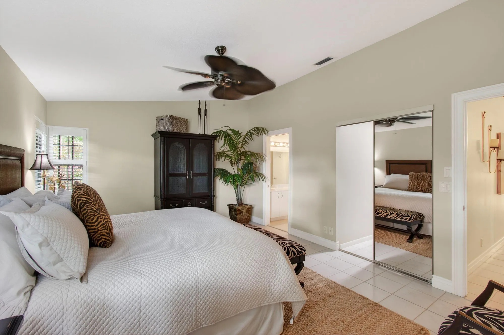 Property Slideshow image 25 of 43 | 4690 catamaran cir, Boynton Beach, FL, 33436