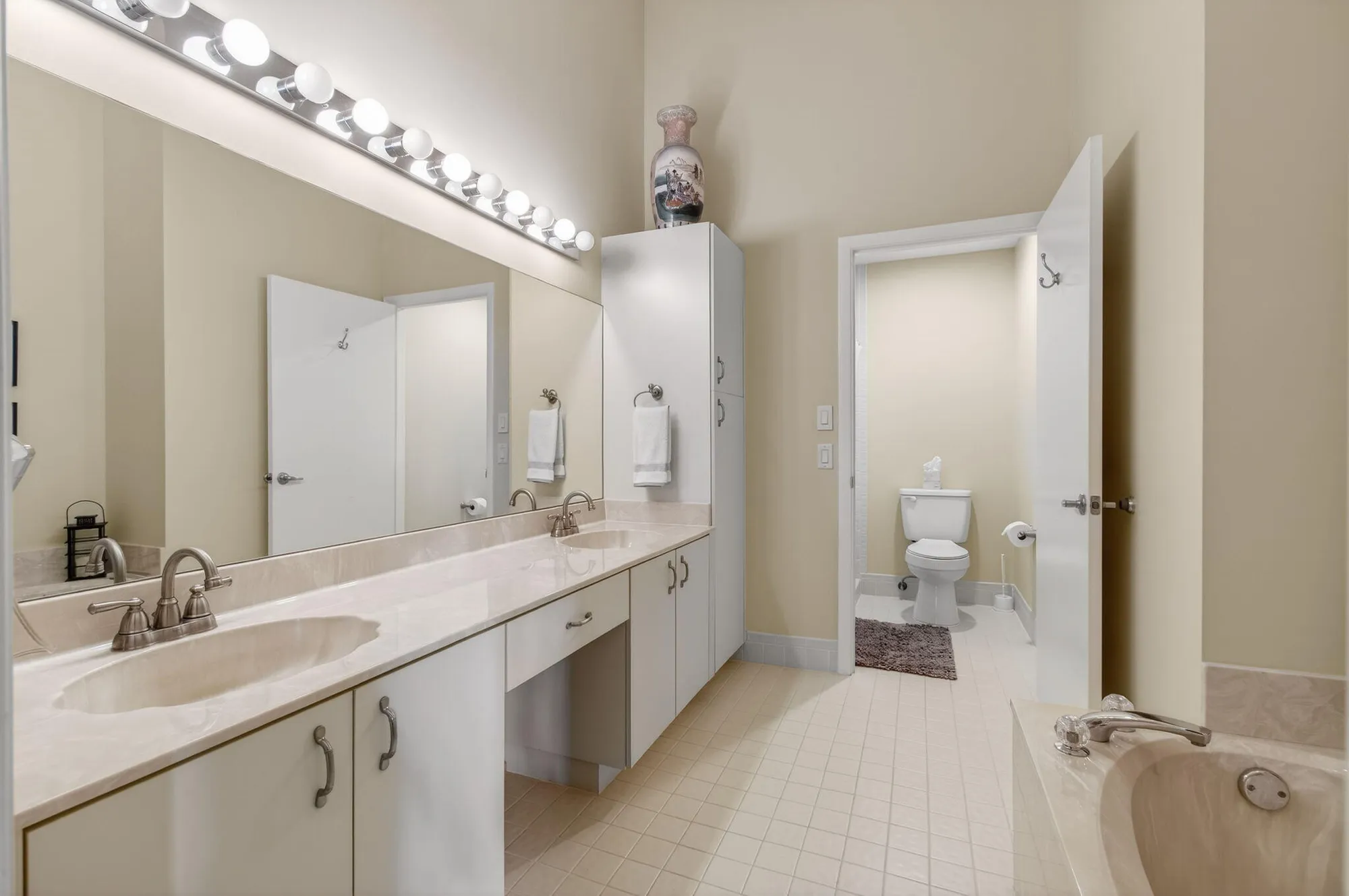Property Slideshow image 29 of 43 | 4690 catamaran cir, Boynton Beach, FL, 33436