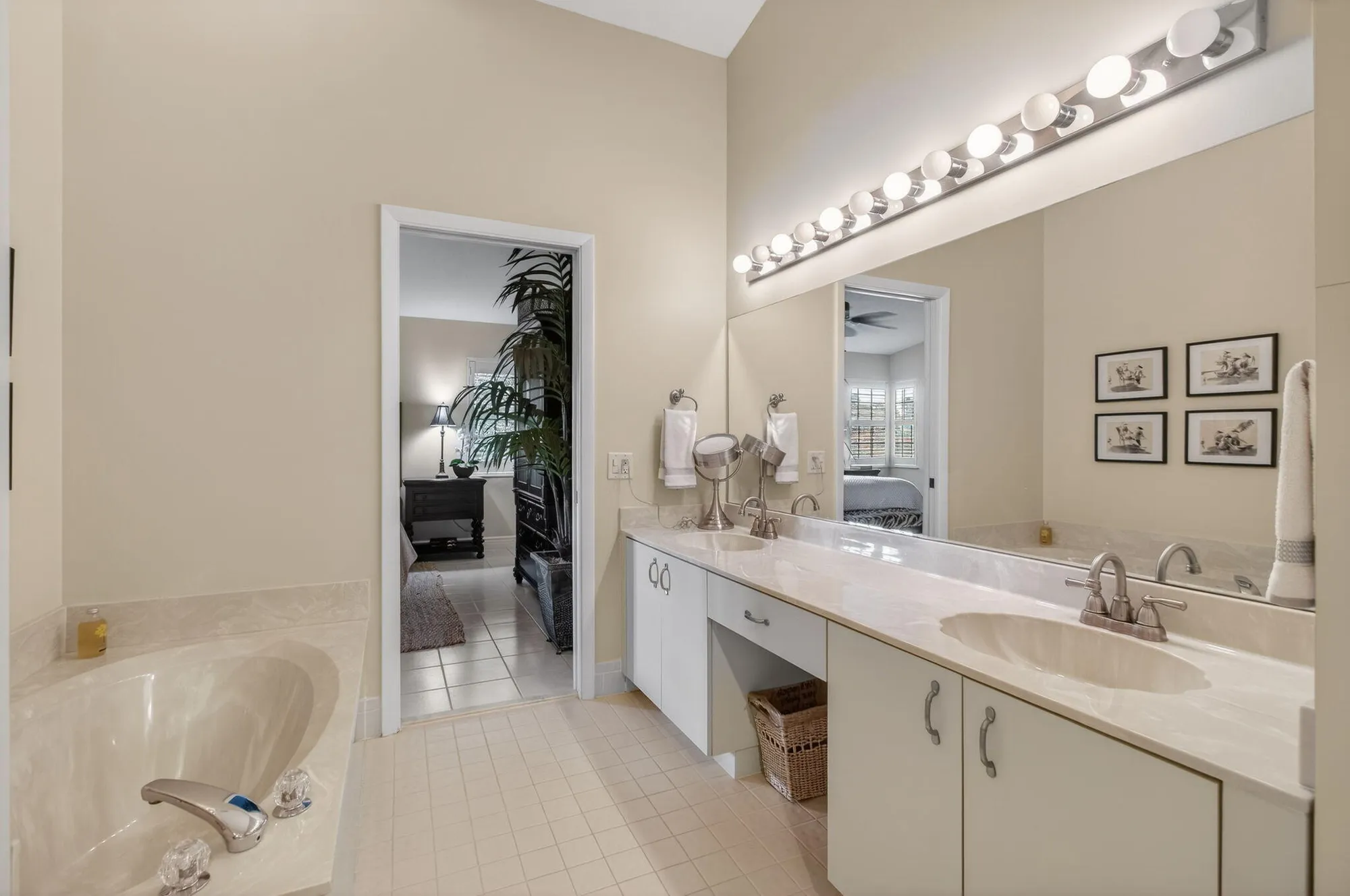 Property Slideshow image 31 of 43 | 4690 catamaran cir, Boynton Beach, FL, 33436