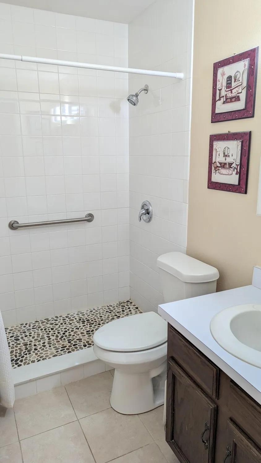 Property Slideshow image 8 of 40 | 21 vista gardens trl apt 104, Vero Beach, FL, 32962