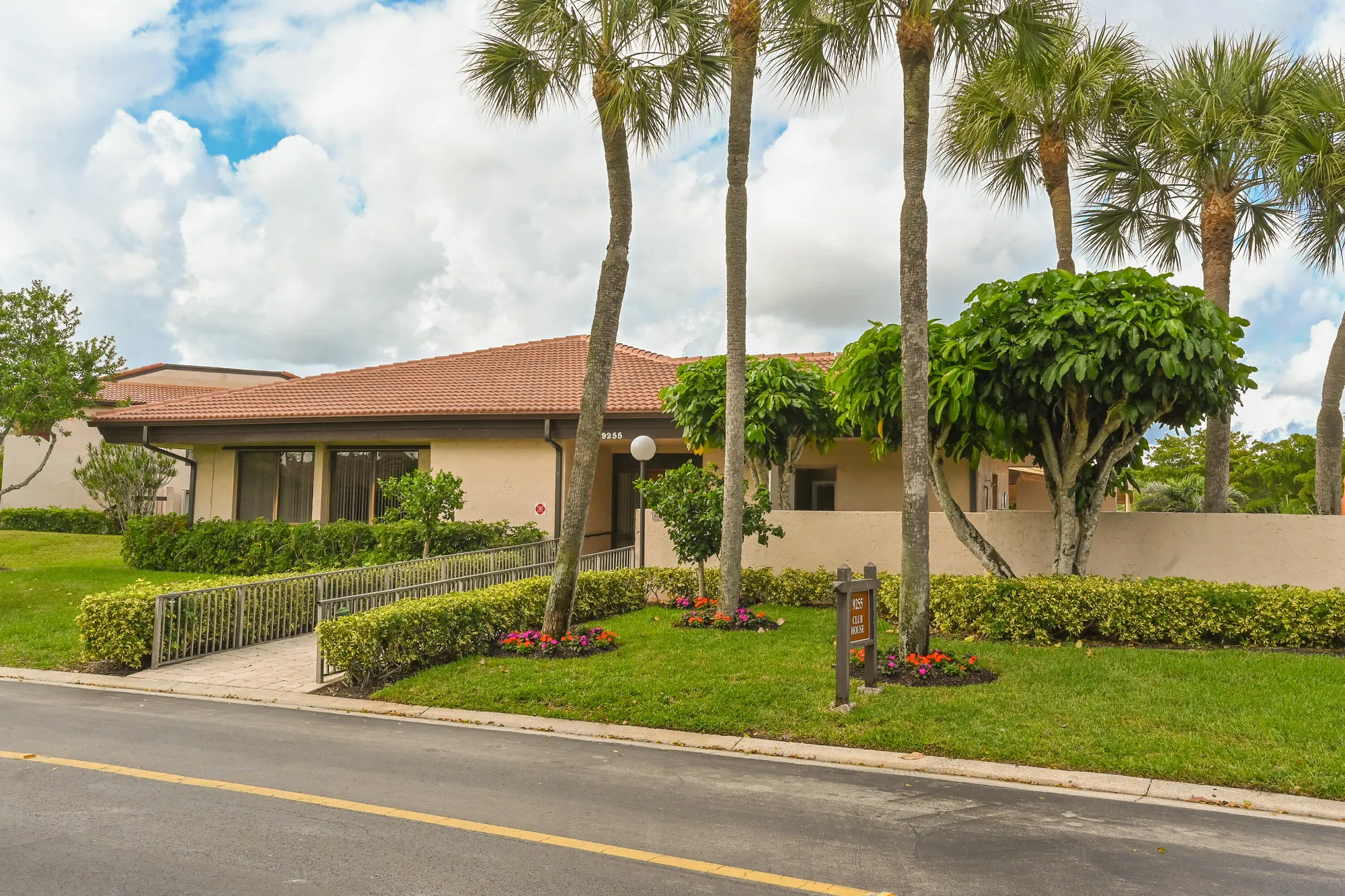 Property Slideshow image 32 of 37 | 9259 vista del lago apt 18j, Boca Raton, FL, 33428